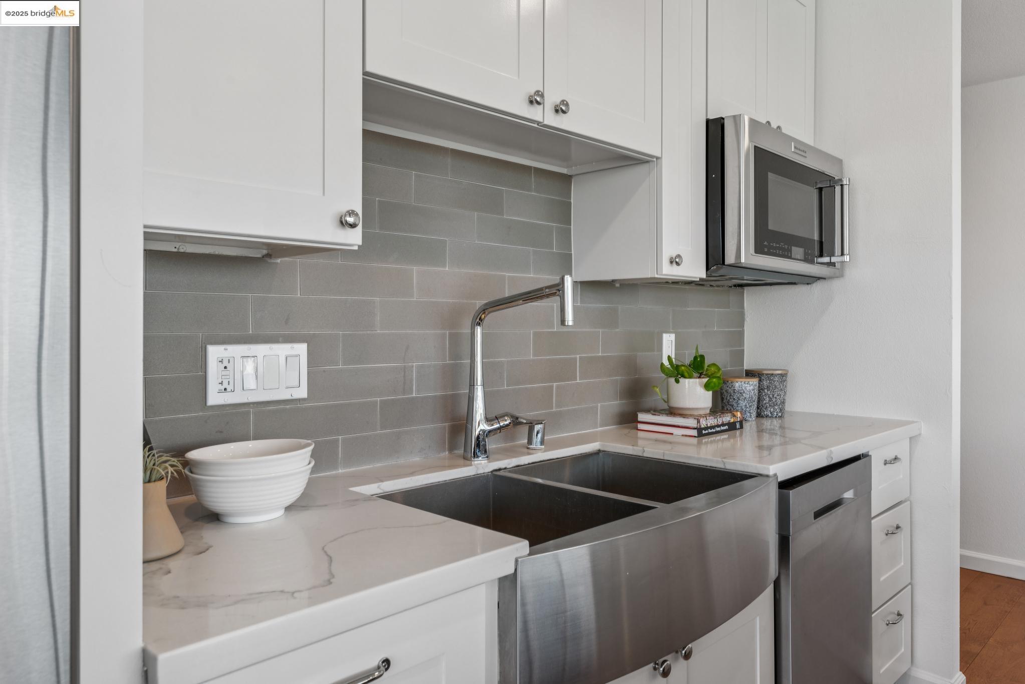 Detail Gallery Image 19 of 46 For 565 Bellevue Ave #806,  Oakland,  CA 94610 - 2 Beds | 2 Baths
