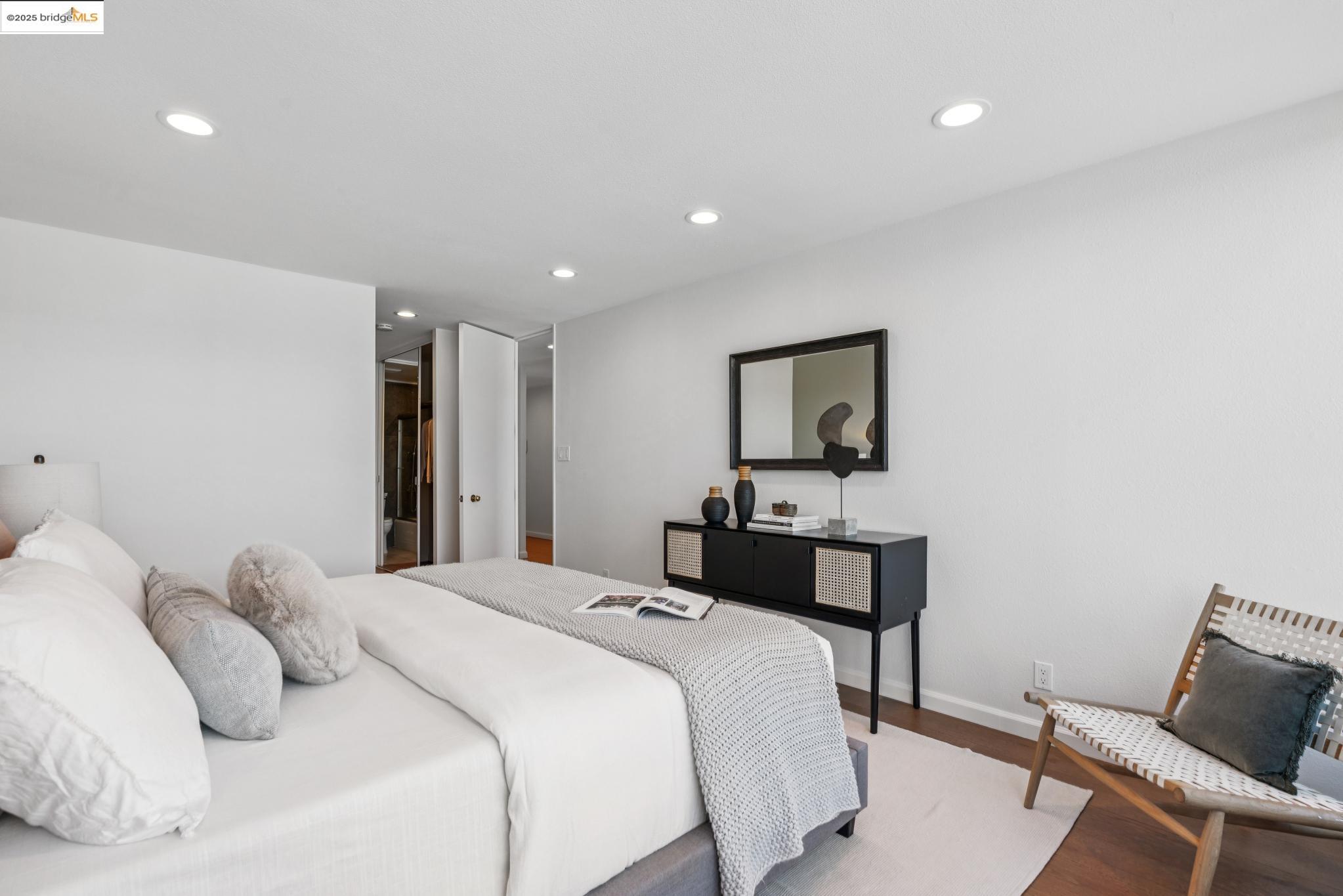 Detail Gallery Image 25 of 46 For 565 Bellevue Ave #806,  Oakland,  CA 94610 - 2 Beds | 2 Baths