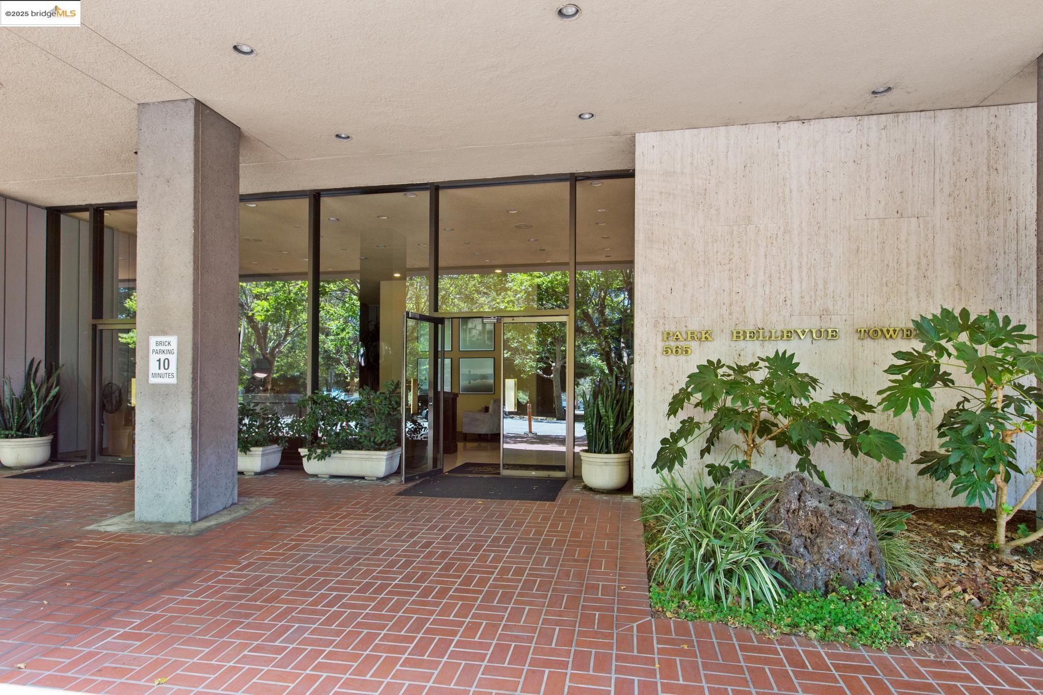 Detail Gallery Image 38 of 46 For 565 Bellevue Ave #806,  Oakland,  CA 94610 - 2 Beds | 2 Baths