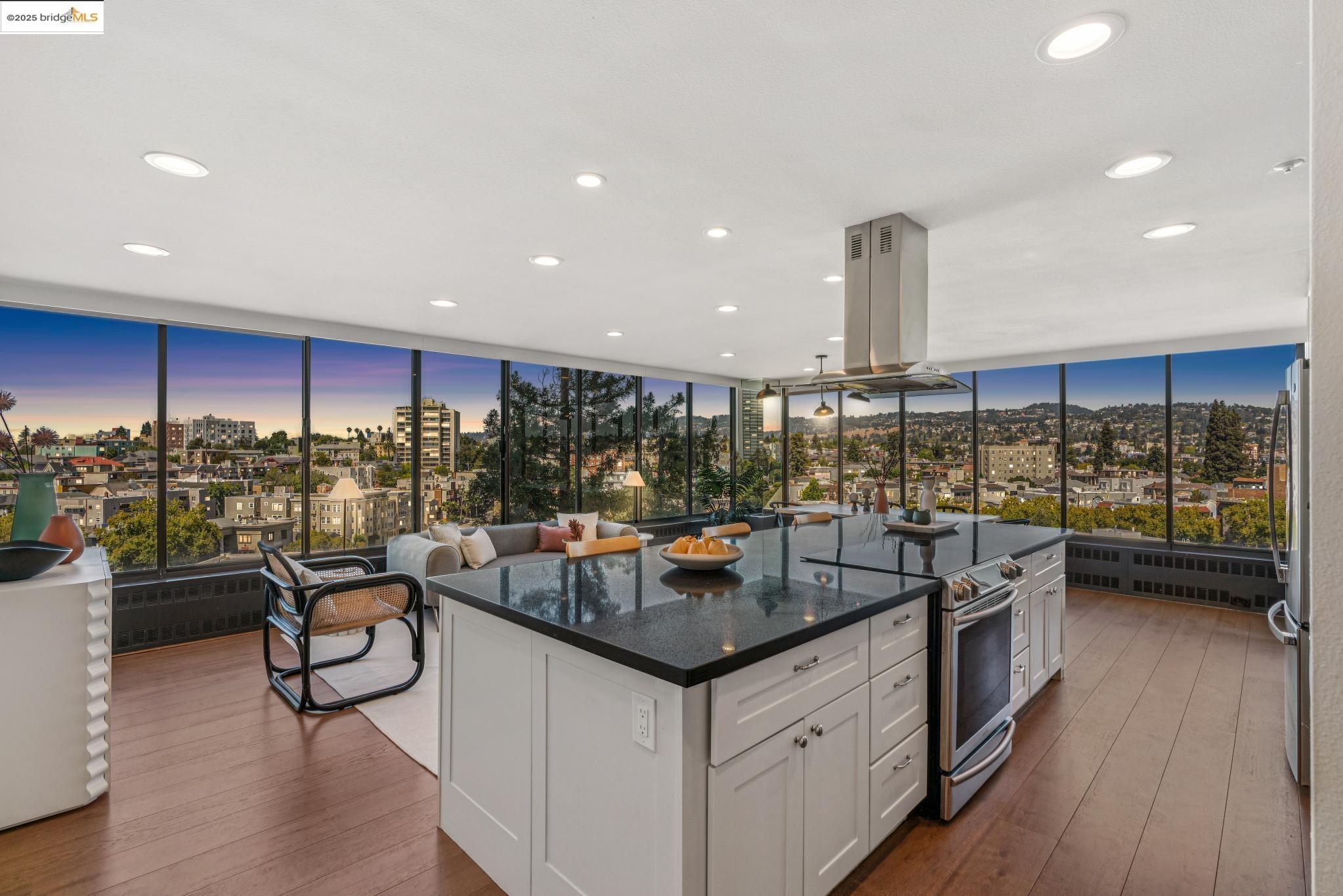 Detail Gallery Image 5 of 46 For 565 Bellevue Ave #806,  Oakland,  CA 94610 - 2 Beds | 2 Baths