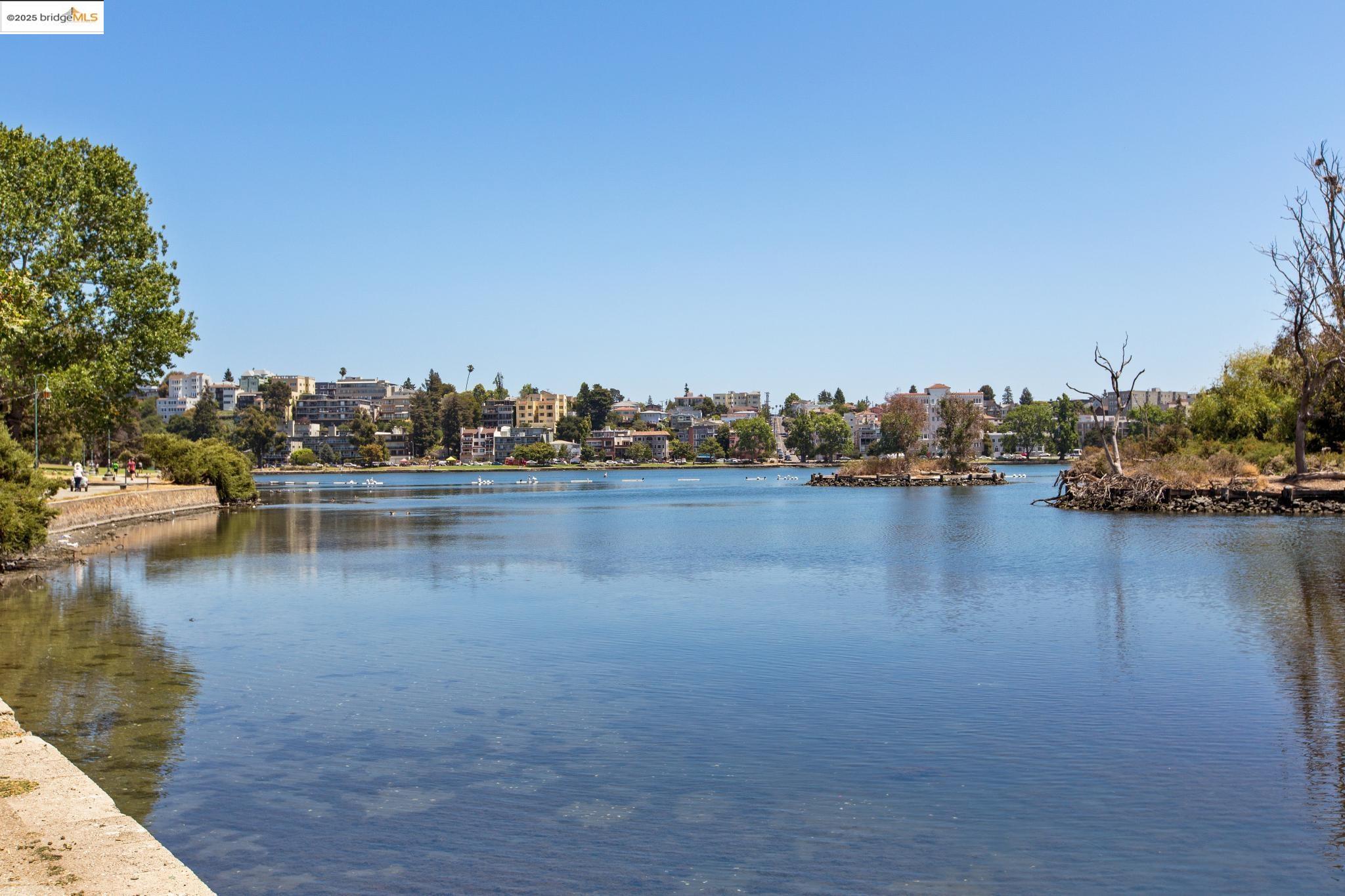 Detail Gallery Image 41 of 46 For 565 Bellevue Ave #806,  Oakland,  CA 94610 - 2 Beds | 2 Baths