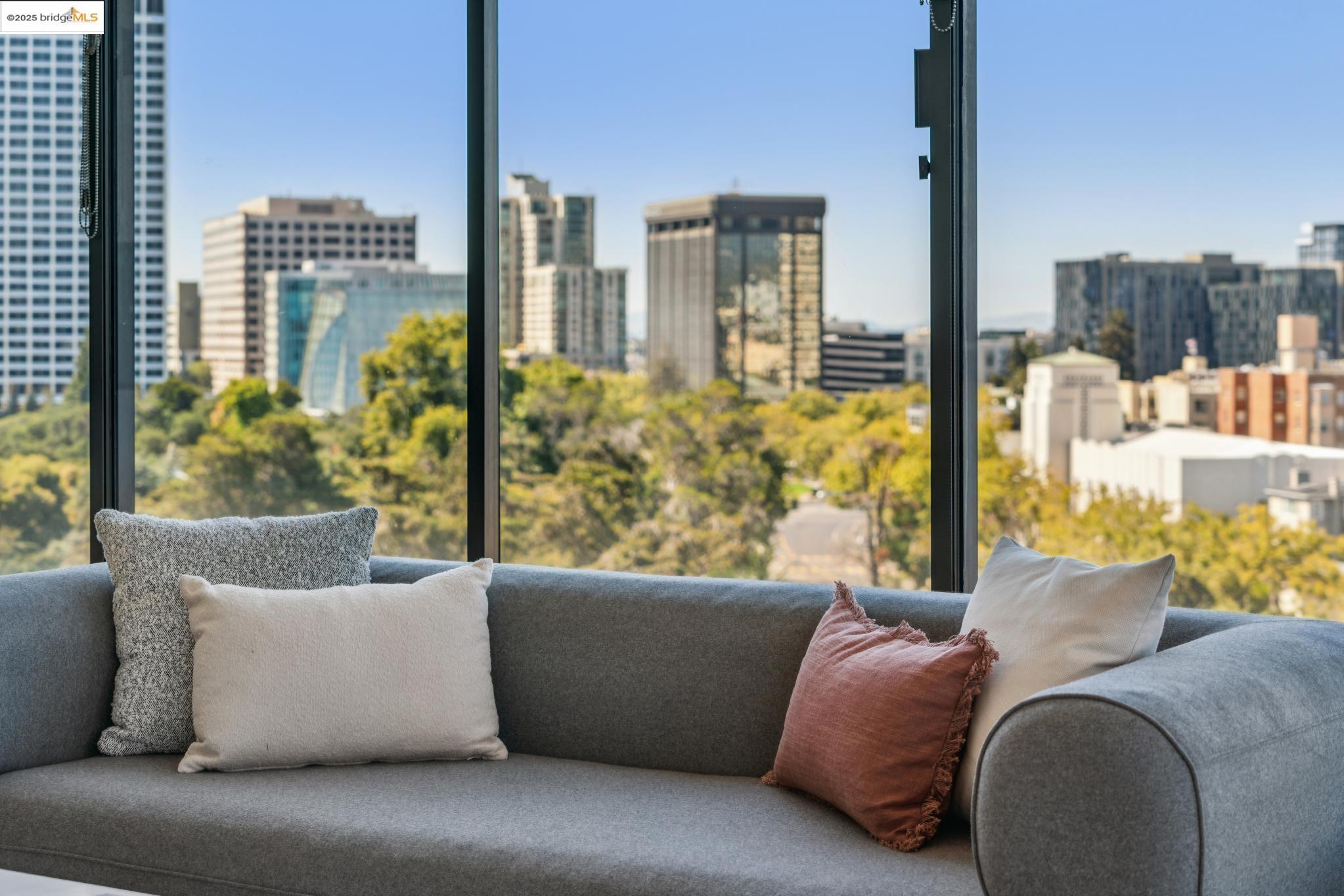 Detail Gallery Image 7 of 46 For 565 Bellevue Ave #806,  Oakland,  CA 94610 - 2 Beds | 2 Baths