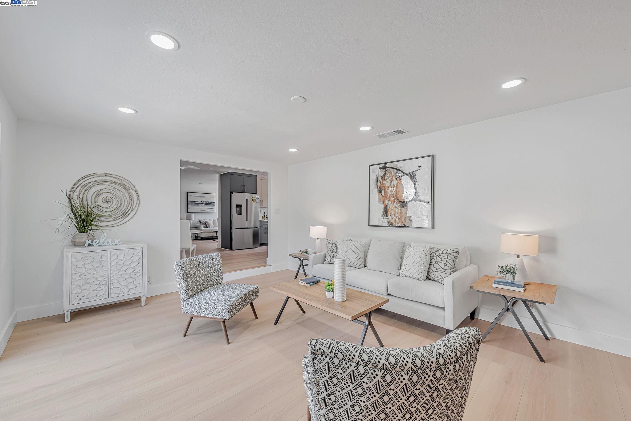 Detail Gallery Image 11 of 49 For 39198 Blacow Rd, Fremont,  CA 94538 - 3 Beds | 2 Baths