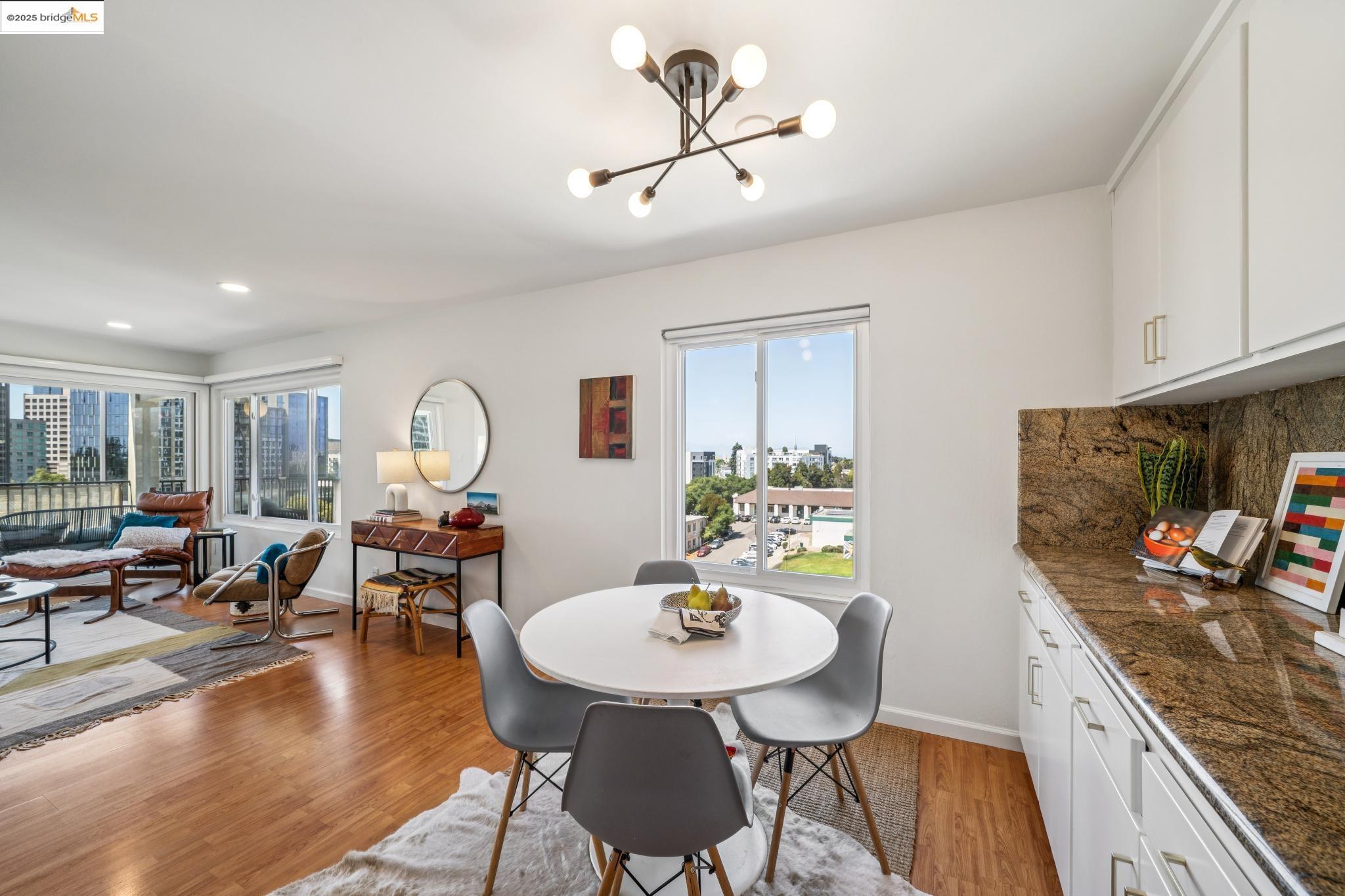 Detail Gallery Image 12 of 31 For 85 Vernon St #208,  Oakland,  CA 94610 - 2 Beds | 2 Baths