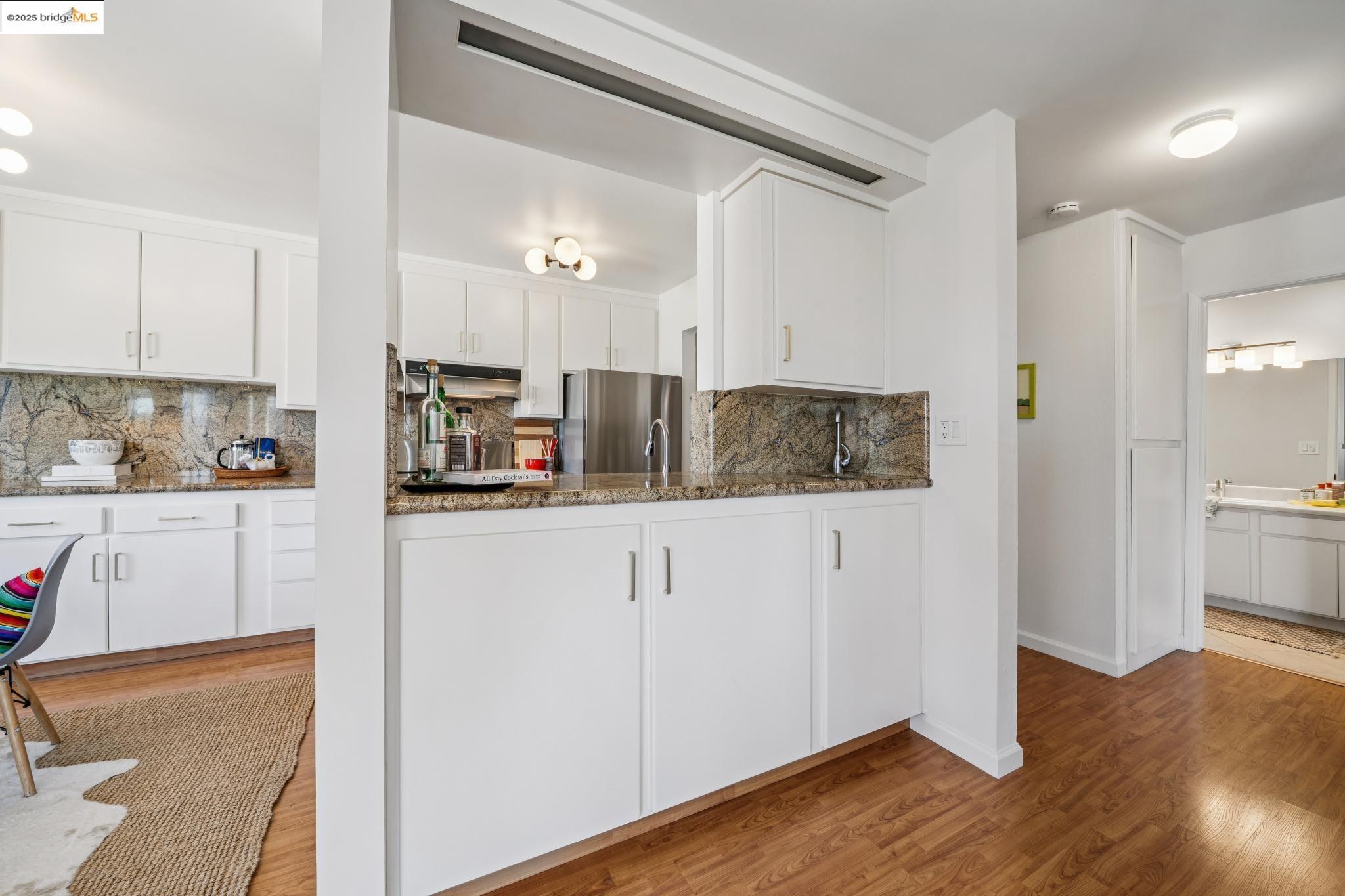 Detail Gallery Image 17 of 31 For 85 Vernon St #208,  Oakland,  CA 94610 - 2 Beds | 2 Baths