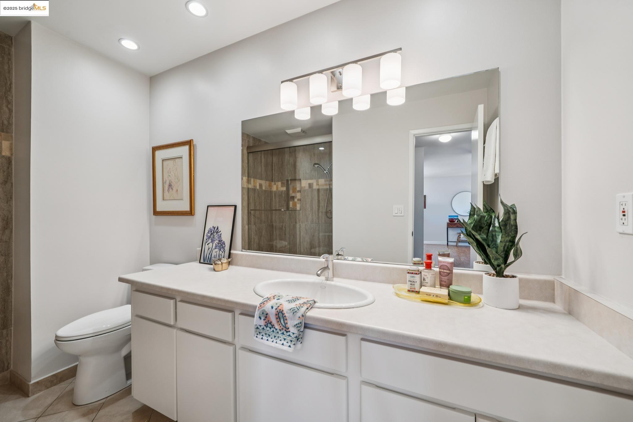 Detail Gallery Image 26 of 31 For 85 Vernon St #208,  Oakland,  CA 94610 - 2 Beds | 2 Baths