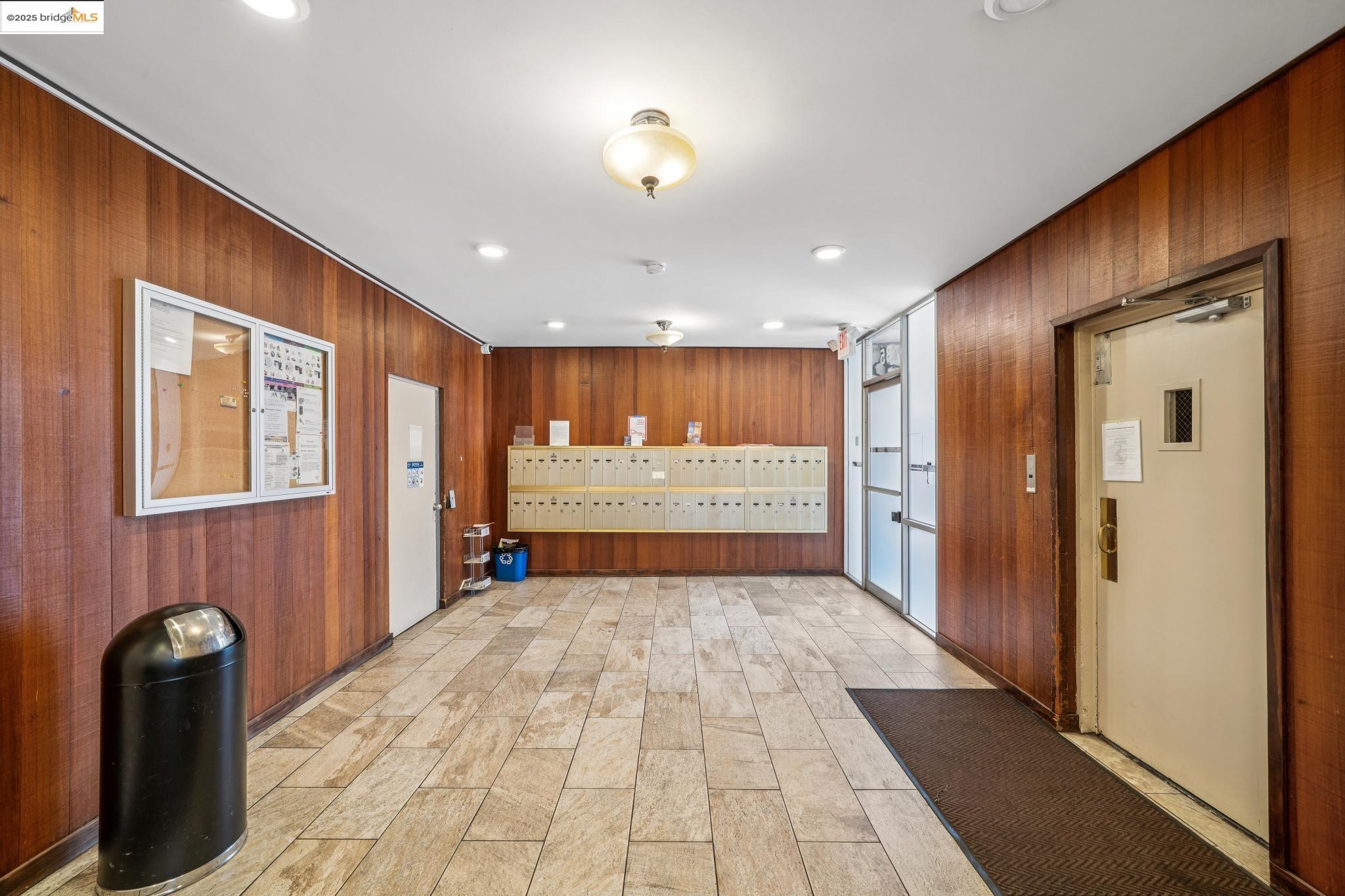 Detail Gallery Image 30 of 31 For 85 Vernon St #208,  Oakland,  CA 94610 - 2 Beds | 2 Baths