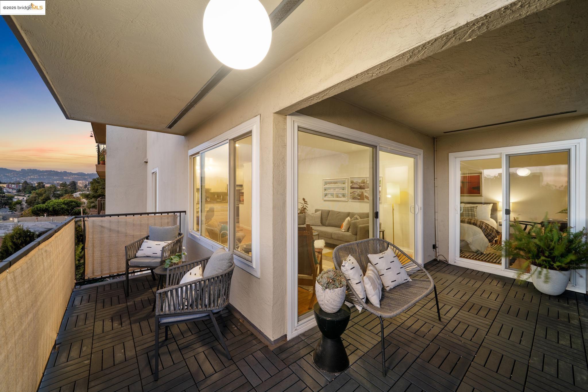 Detail Gallery Image 7 of 31 For 85 Vernon St #208,  Oakland,  CA 94610 - 2 Beds | 2 Baths