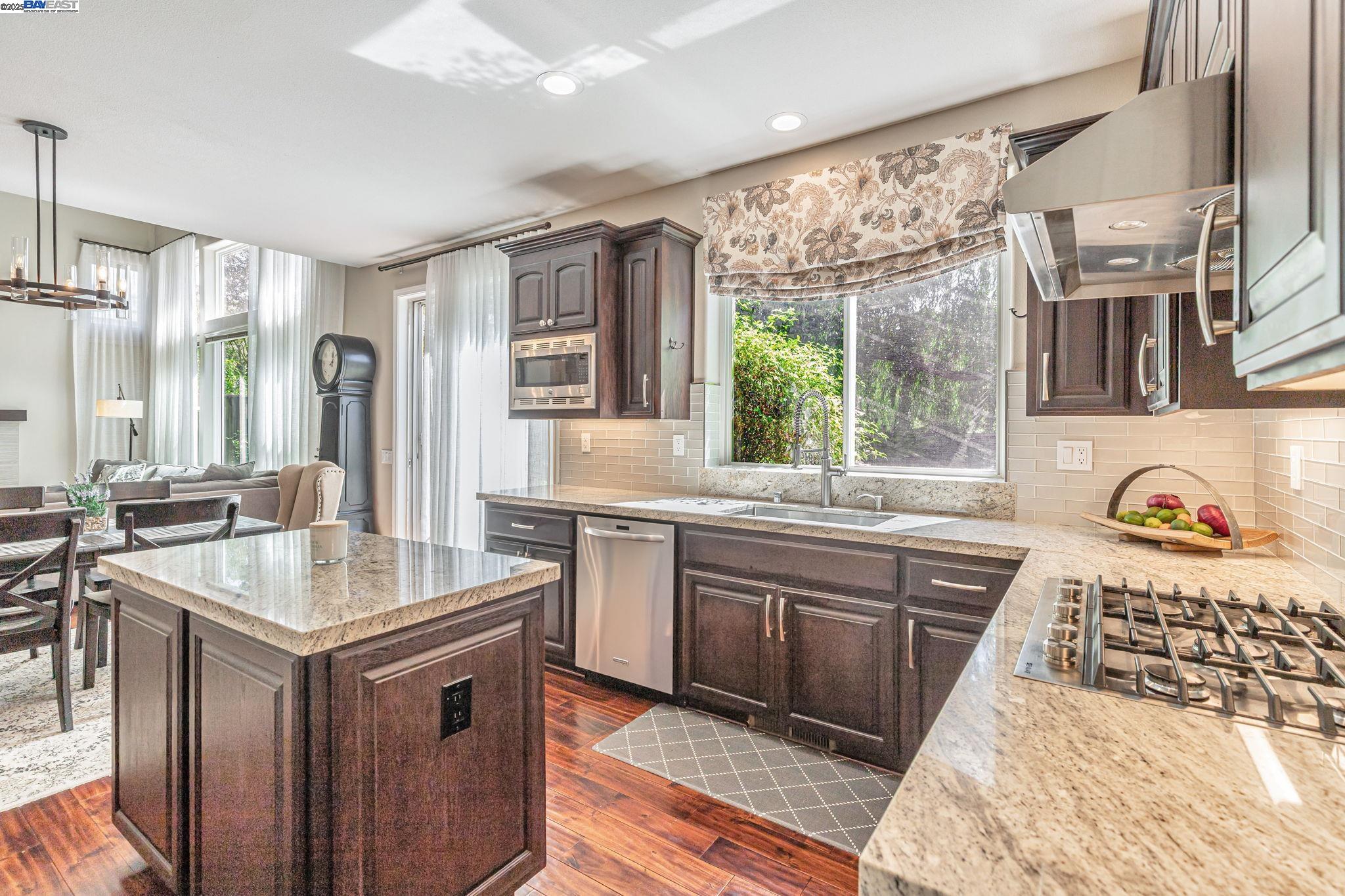 Detail Gallery Image 18 of 60 For 2460 Magnolia Way, Morgan Hill,  CA 95037 - 5 Beds | 3 Baths