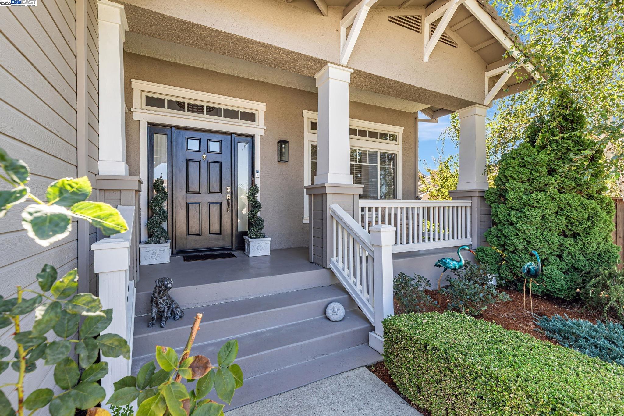 Detail Gallery Image 4 of 60 For 2460 Magnolia Way, Morgan Hill,  CA 95037 - 5 Beds | 3 Baths