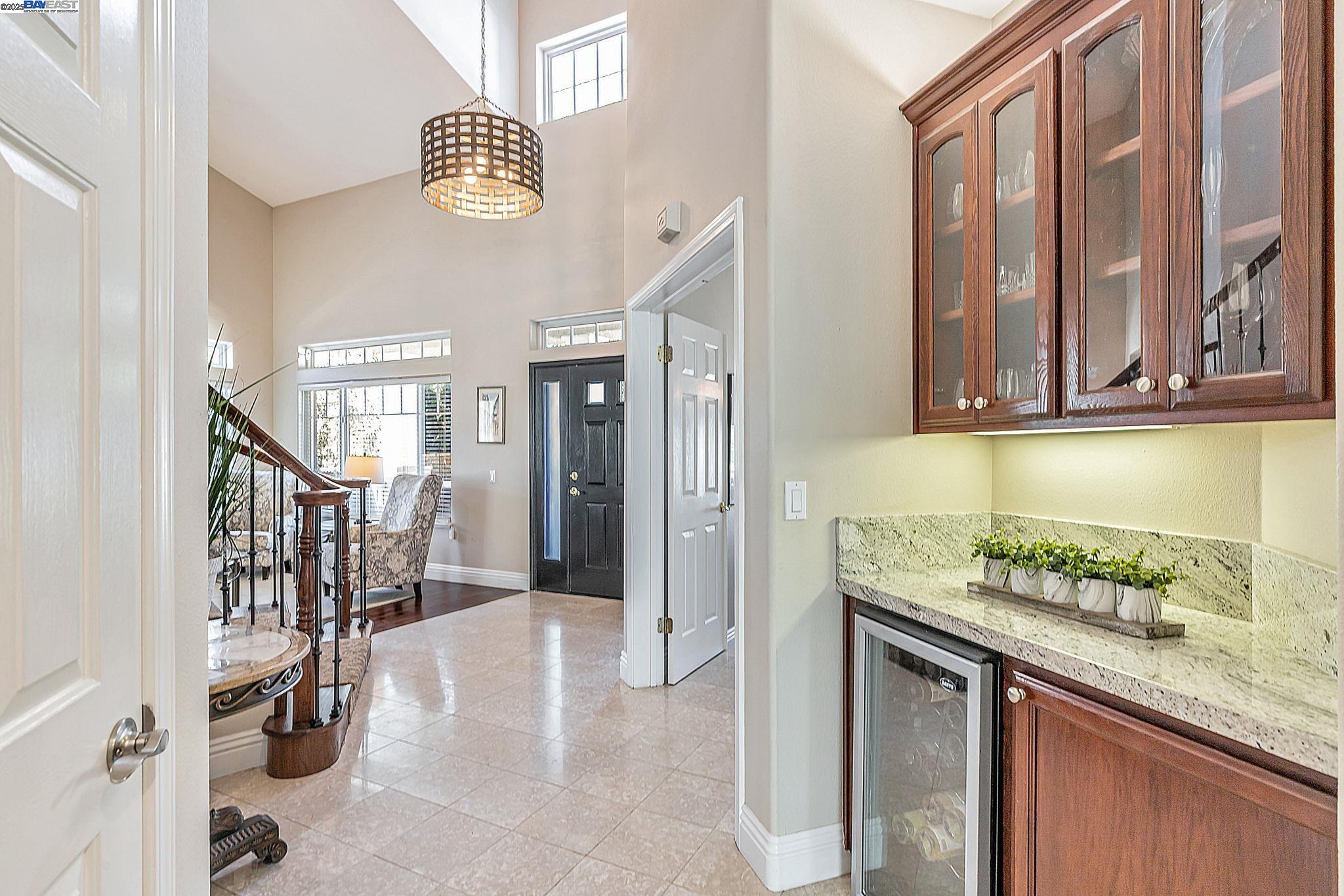 Detail Gallery Image 6 of 60 For 2460 Magnolia Way, Morgan Hill,  CA 95037 - 5 Beds | 3 Baths