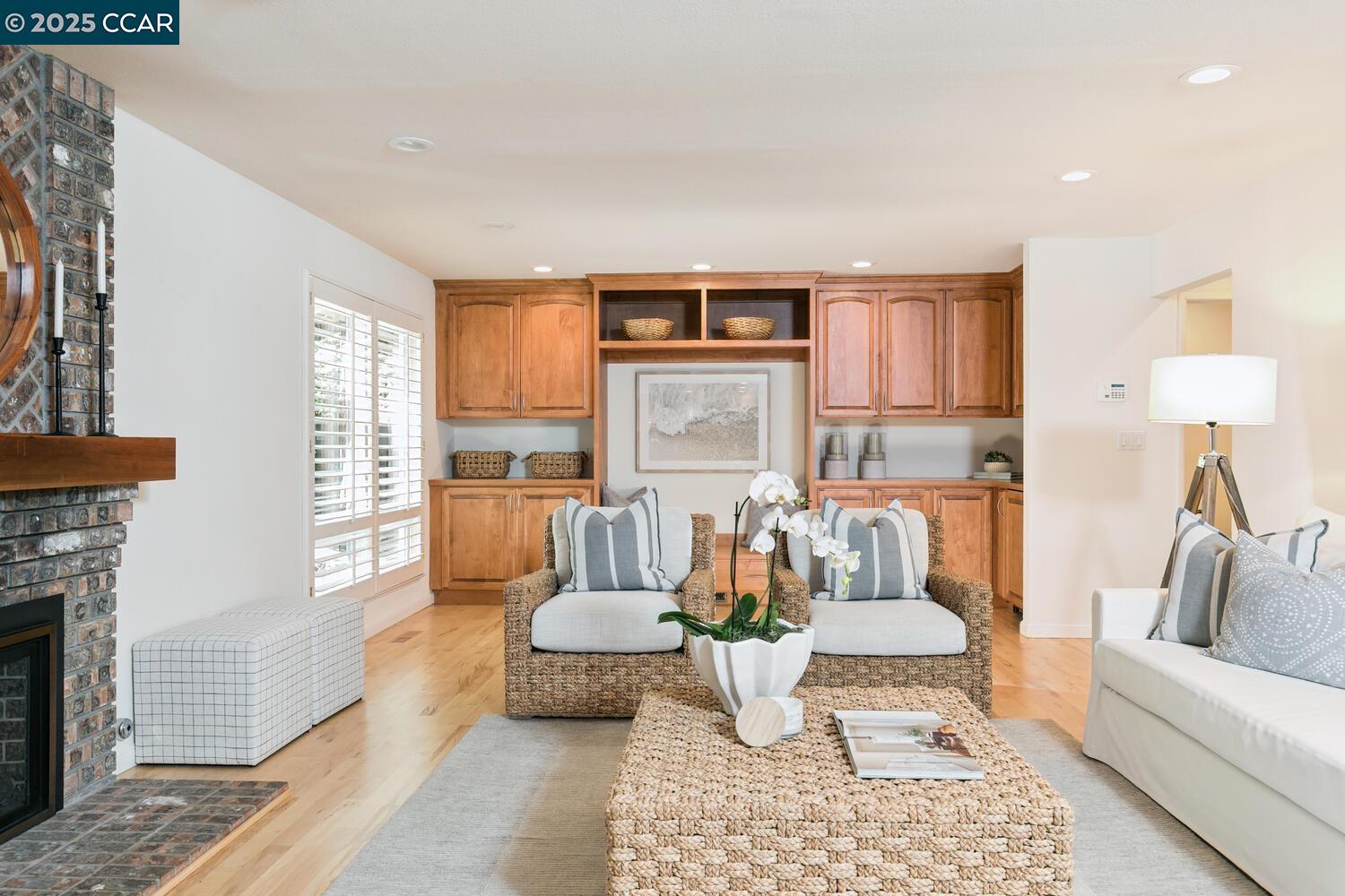 Detail Gallery Image 14 of 40 For 1555 Pebblebrook Ct, Walnut Creek,  CA 94596 - 3 Beds | 2/1 Baths