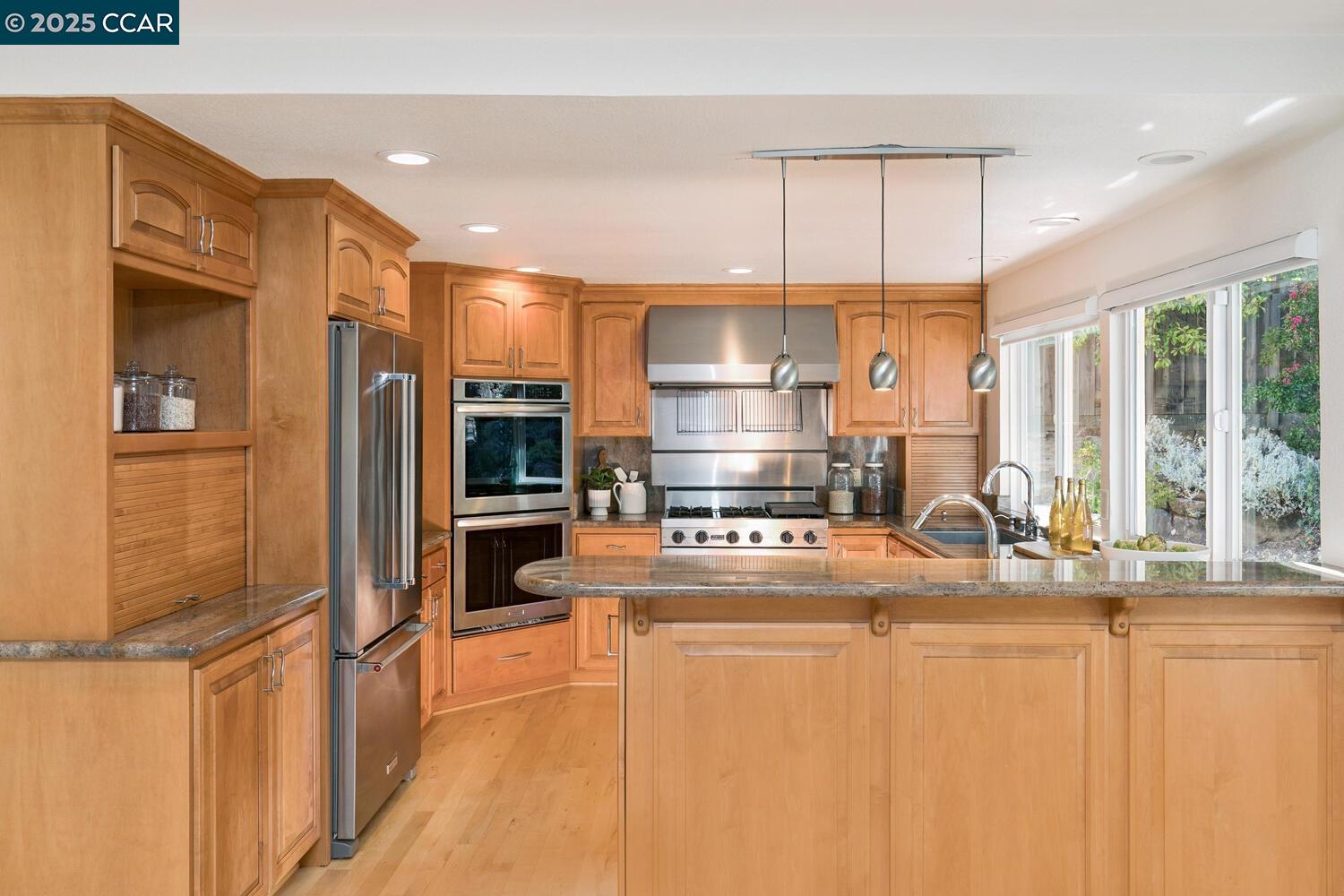 Detail Gallery Image 18 of 40 For 1555 Pebblebrook Ct, Walnut Creek,  CA 94596 - 3 Beds | 2/1 Baths