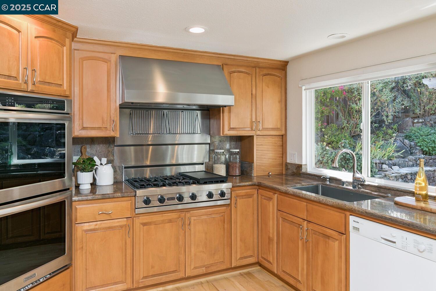 Detail Gallery Image 19 of 40 For 1555 Pebblebrook Ct, Walnut Creek,  CA 94596 - 3 Beds | 2/1 Baths
