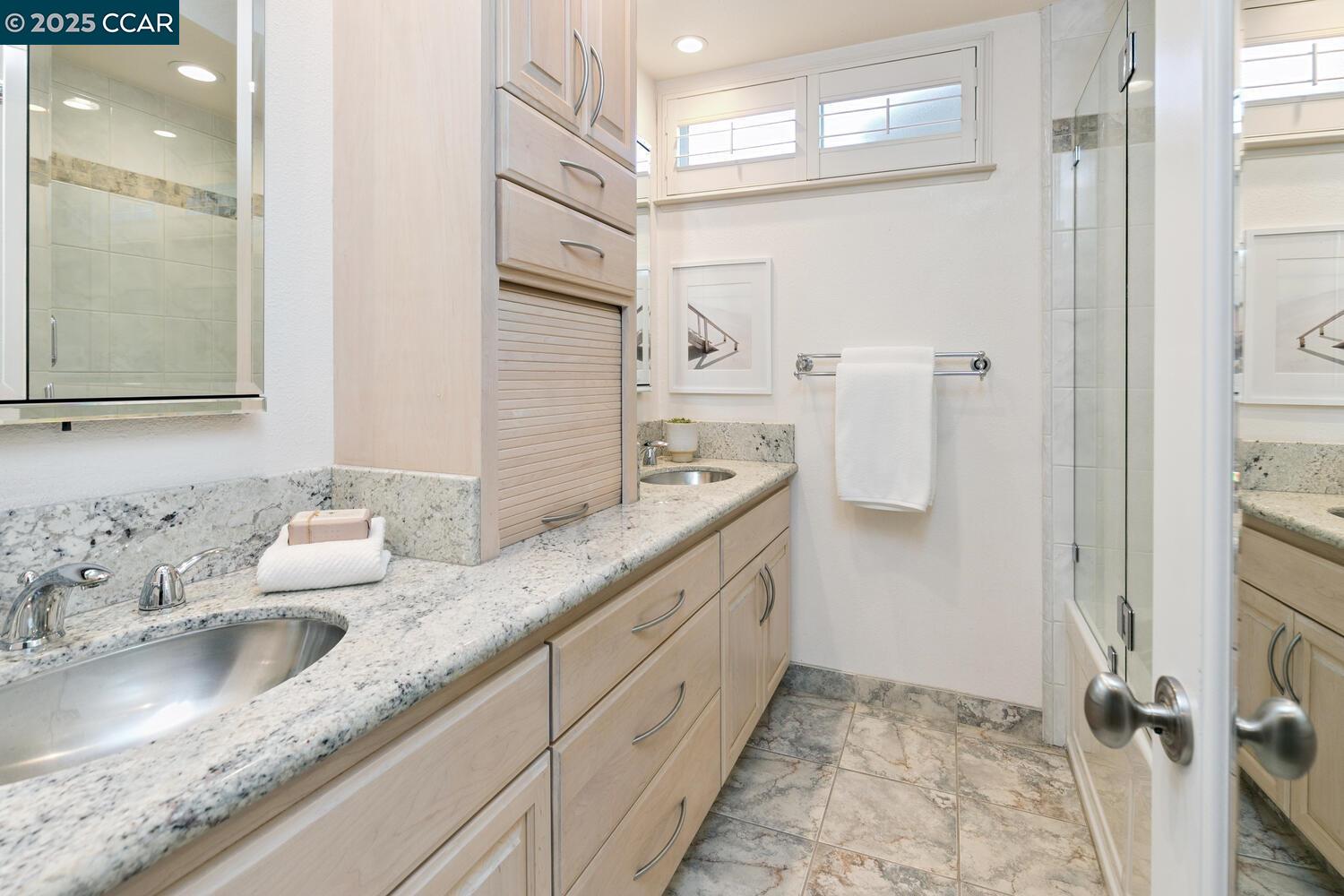 Detail Gallery Image 29 of 40 For 1555 Pebblebrook Ct, Walnut Creek,  CA 94596 - 3 Beds | 2/1 Baths