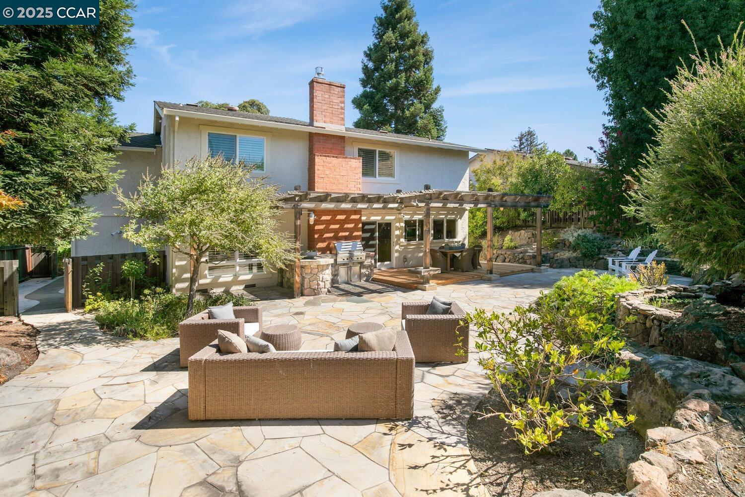 Detail Gallery Image 35 of 40 For 1555 Pebblebrook Ct, Walnut Creek,  CA 94596 - 3 Beds | 2/1 Baths