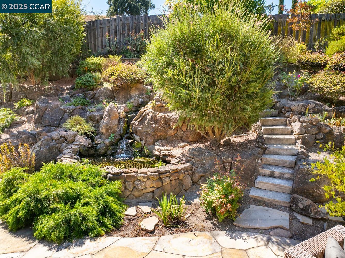 Detail Gallery Image 38 of 40 For 1555 Pebblebrook Ct, Walnut Creek,  CA 94596 - 3 Beds | 2/1 Baths