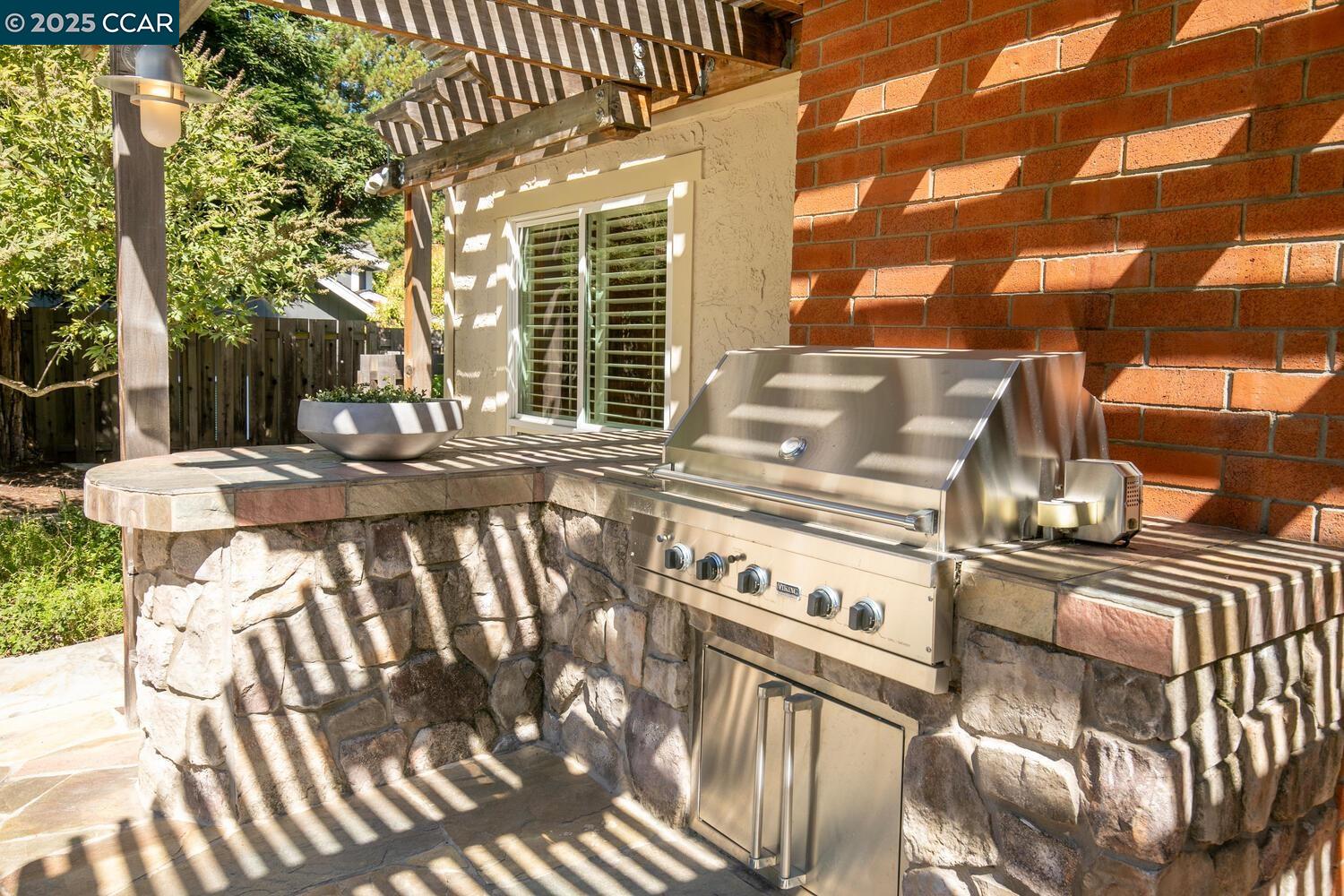 Detail Gallery Image 36 of 42 For 1555 Pebblebrook Ct, Walnut Creek,  CA 94596 - 3 Beds | 2/1 Baths