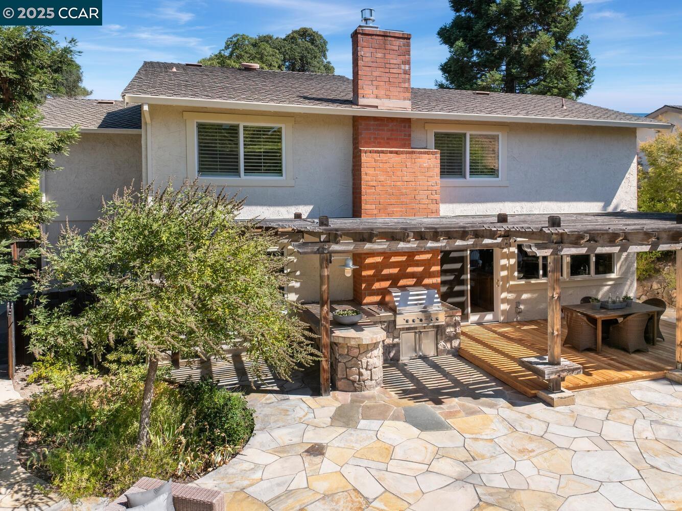 Detail Gallery Image 39 of 40 For 1555 Pebblebrook Ct, Walnut Creek,  CA 94596 - 3 Beds | 2/1 Baths