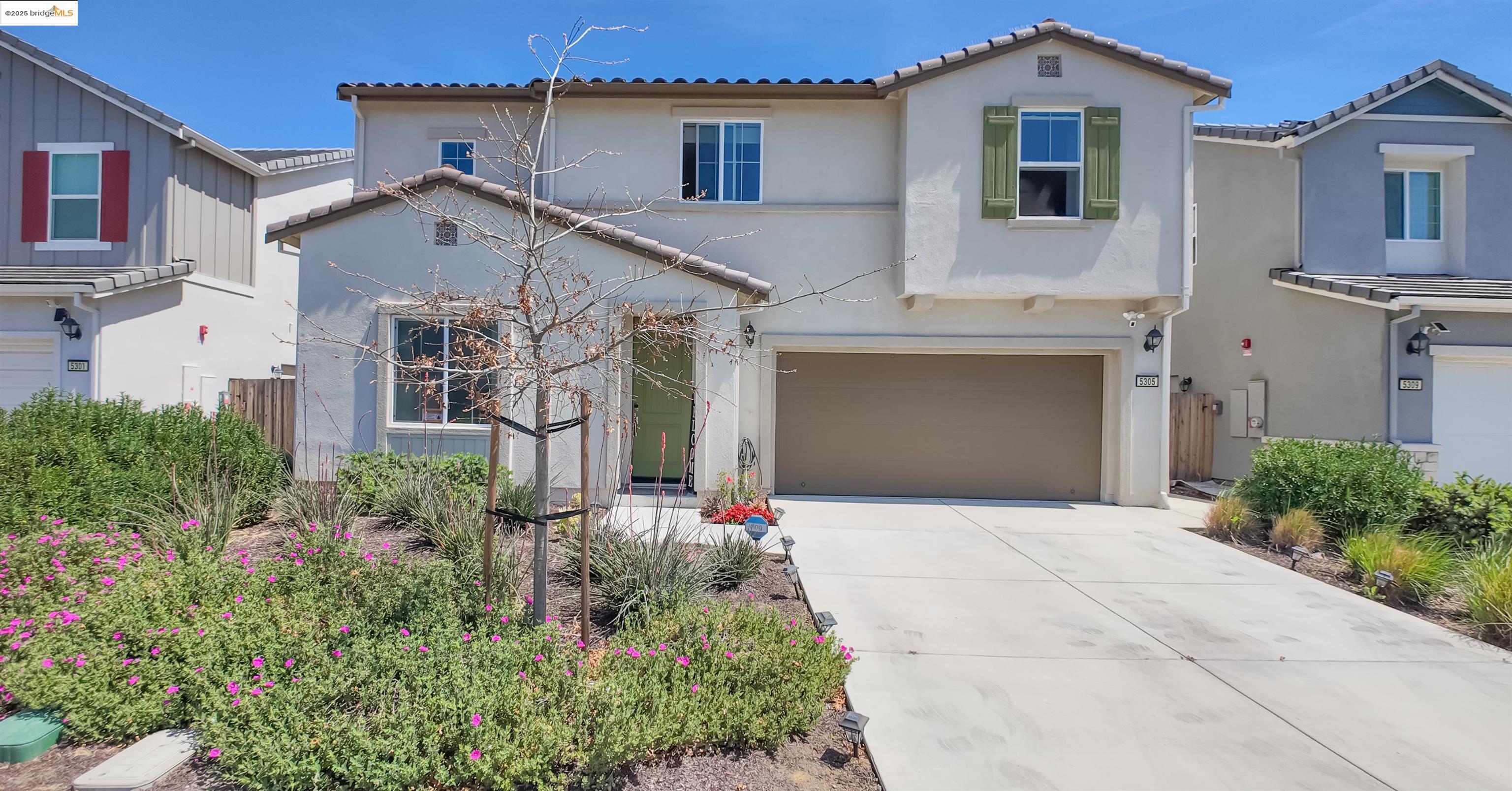 Detail Gallery Image 1 of 50 For 5305 Mcdowell Valley Ln, Antioch,  CA 94531 - 5 Beds | 3 Baths