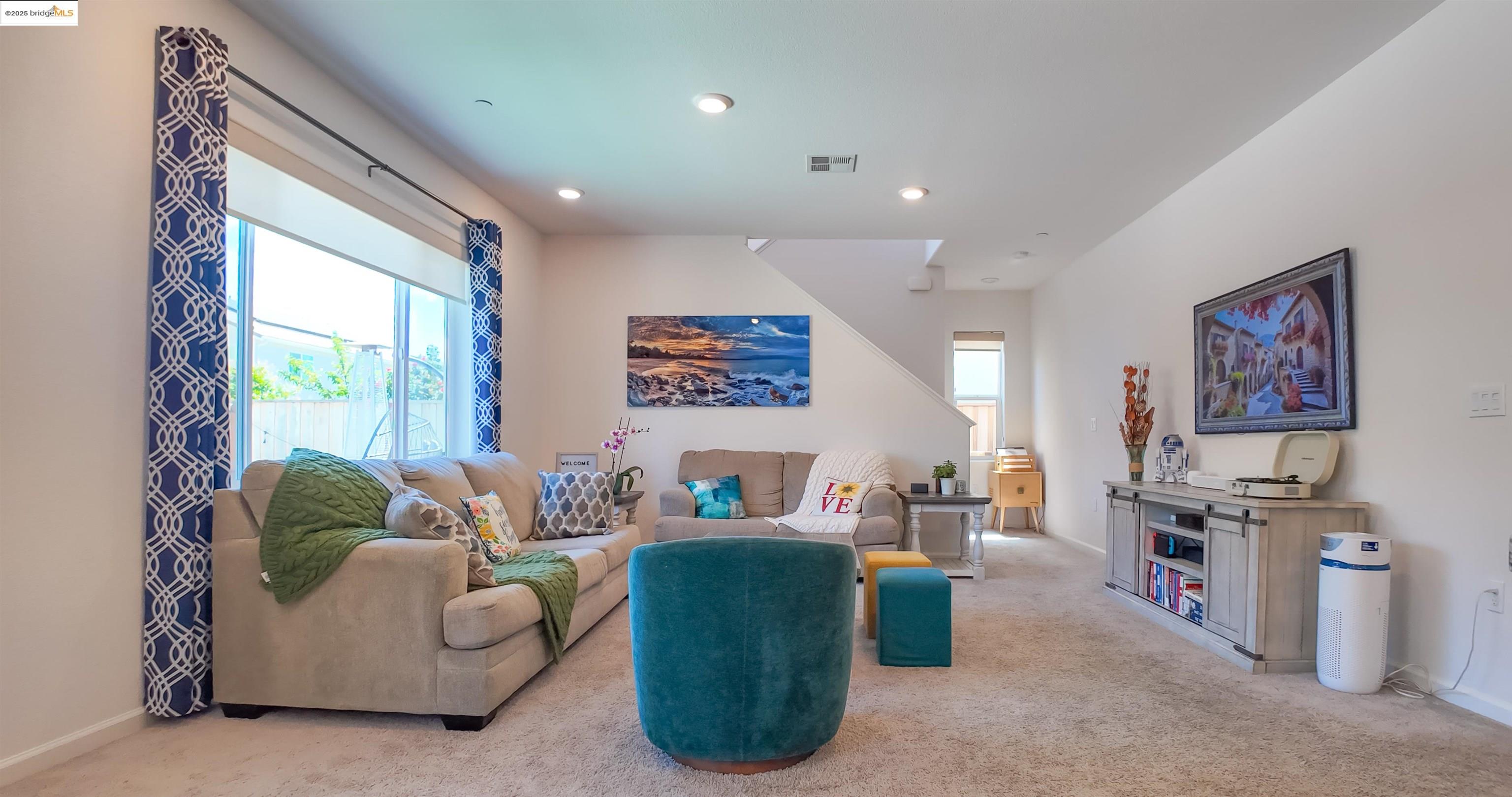 Detail Gallery Image 11 of 50 For 5305 Mcdowell Valley Ln, Antioch,  CA 94531 - 5 Beds | 3 Baths
