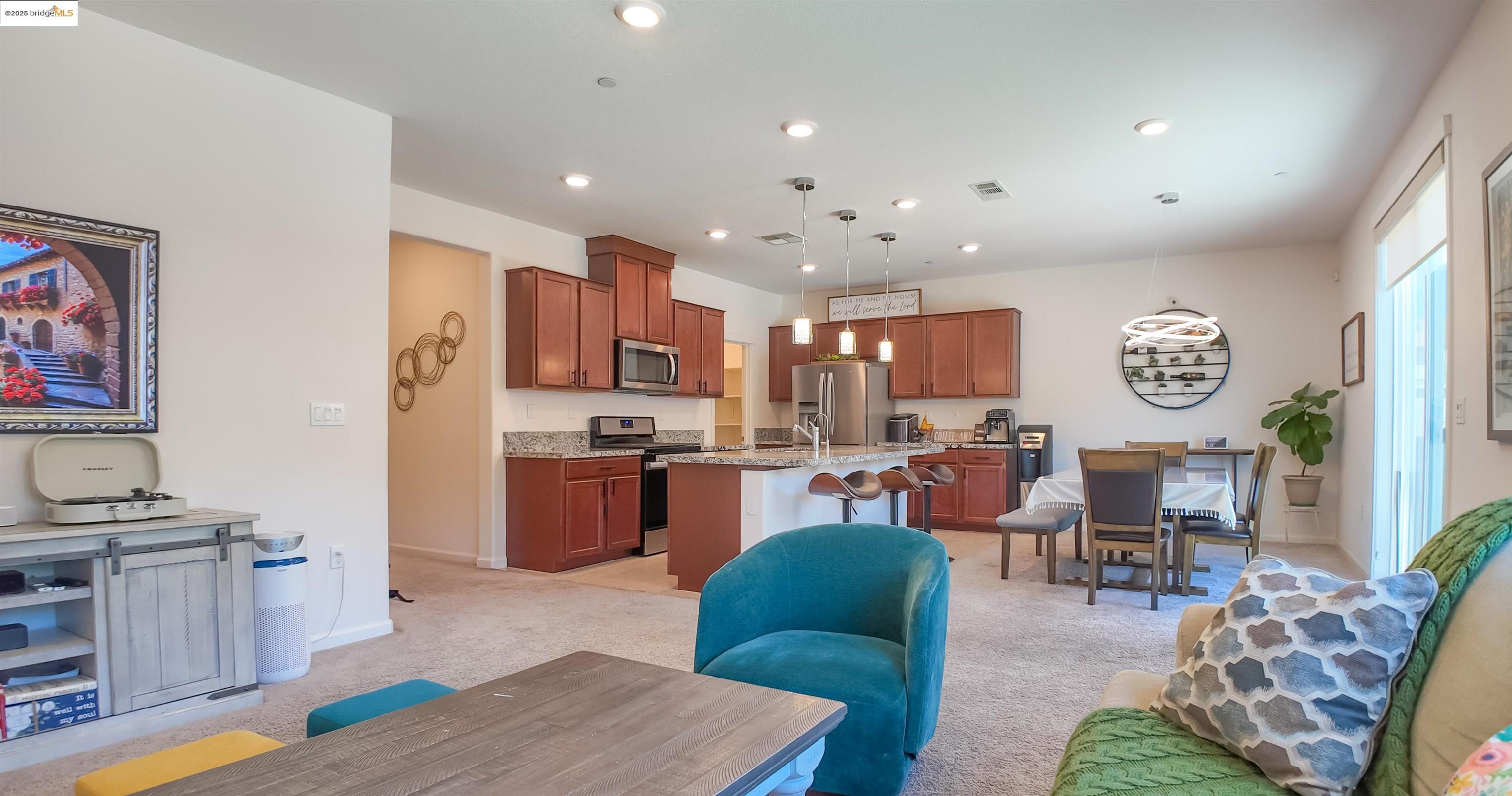 Detail Gallery Image 17 of 50 For 5305 Mcdowell Valley Ln, Antioch,  CA 94531 - 5 Beds | 3 Baths