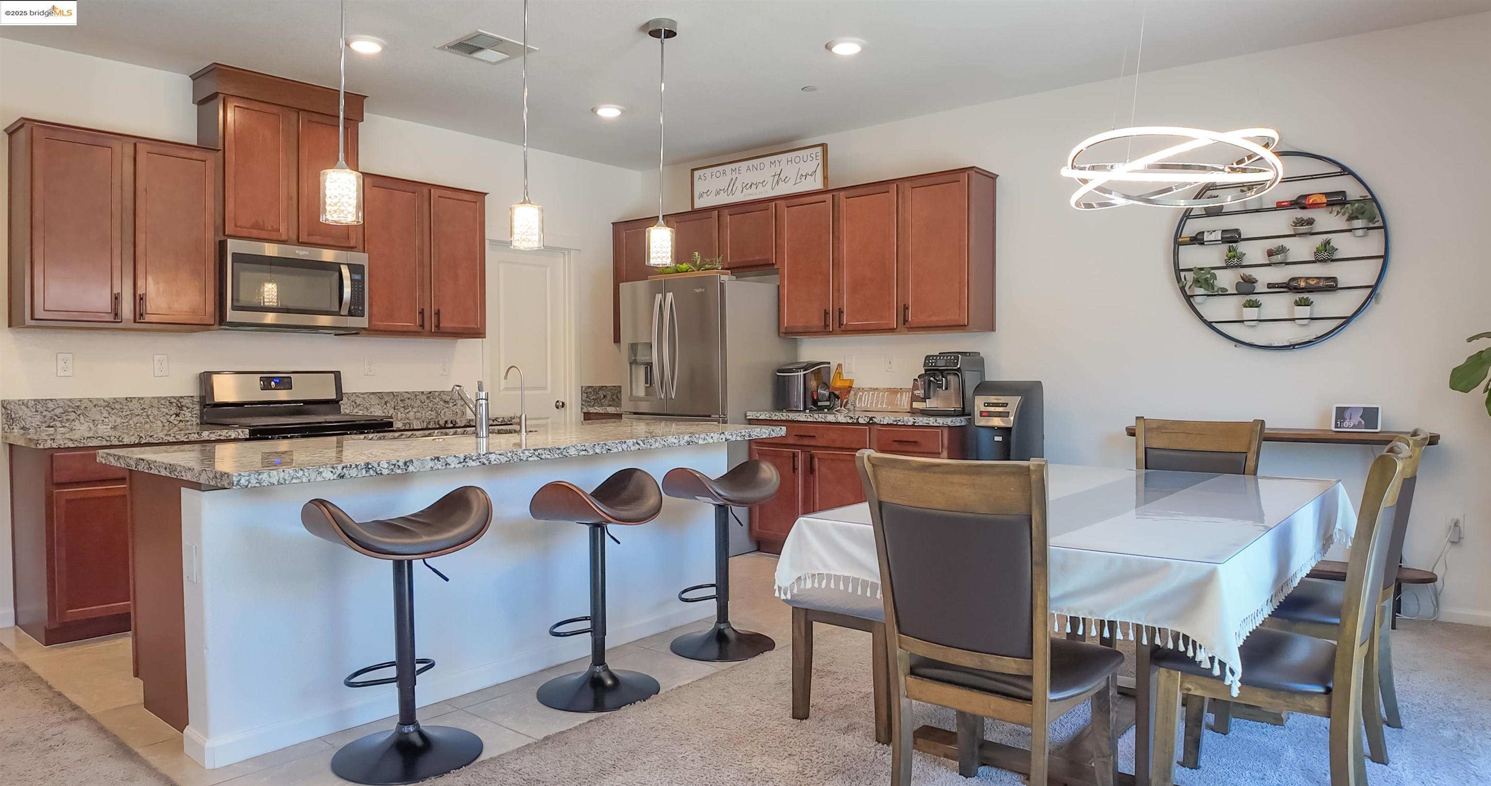 Detail Gallery Image 4 of 50 For 5305 Mcdowell Valley Ln, Antioch,  CA 94531 - 5 Beds | 3 Baths