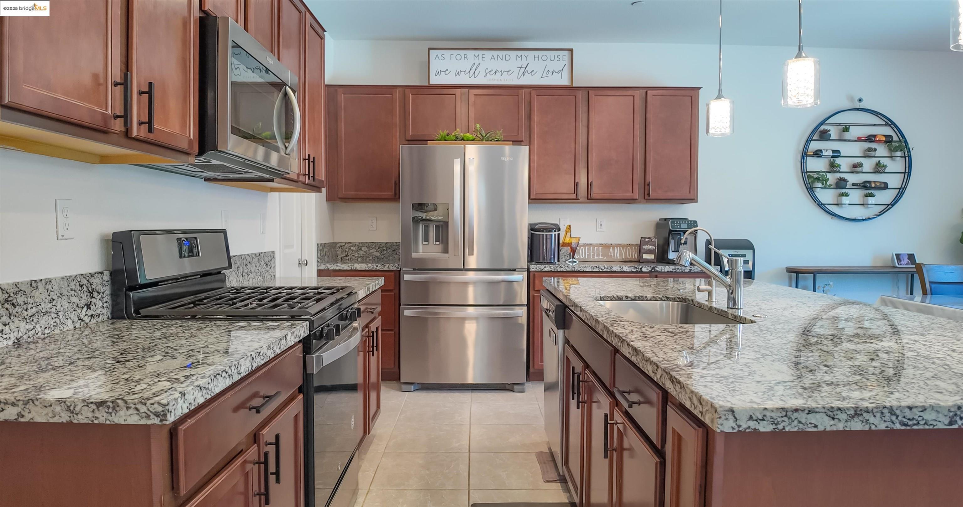 Detail Gallery Image 5 of 50 For 5305 Mcdowell Valley Ln, Antioch,  CA 94531 - 5 Beds | 3 Baths