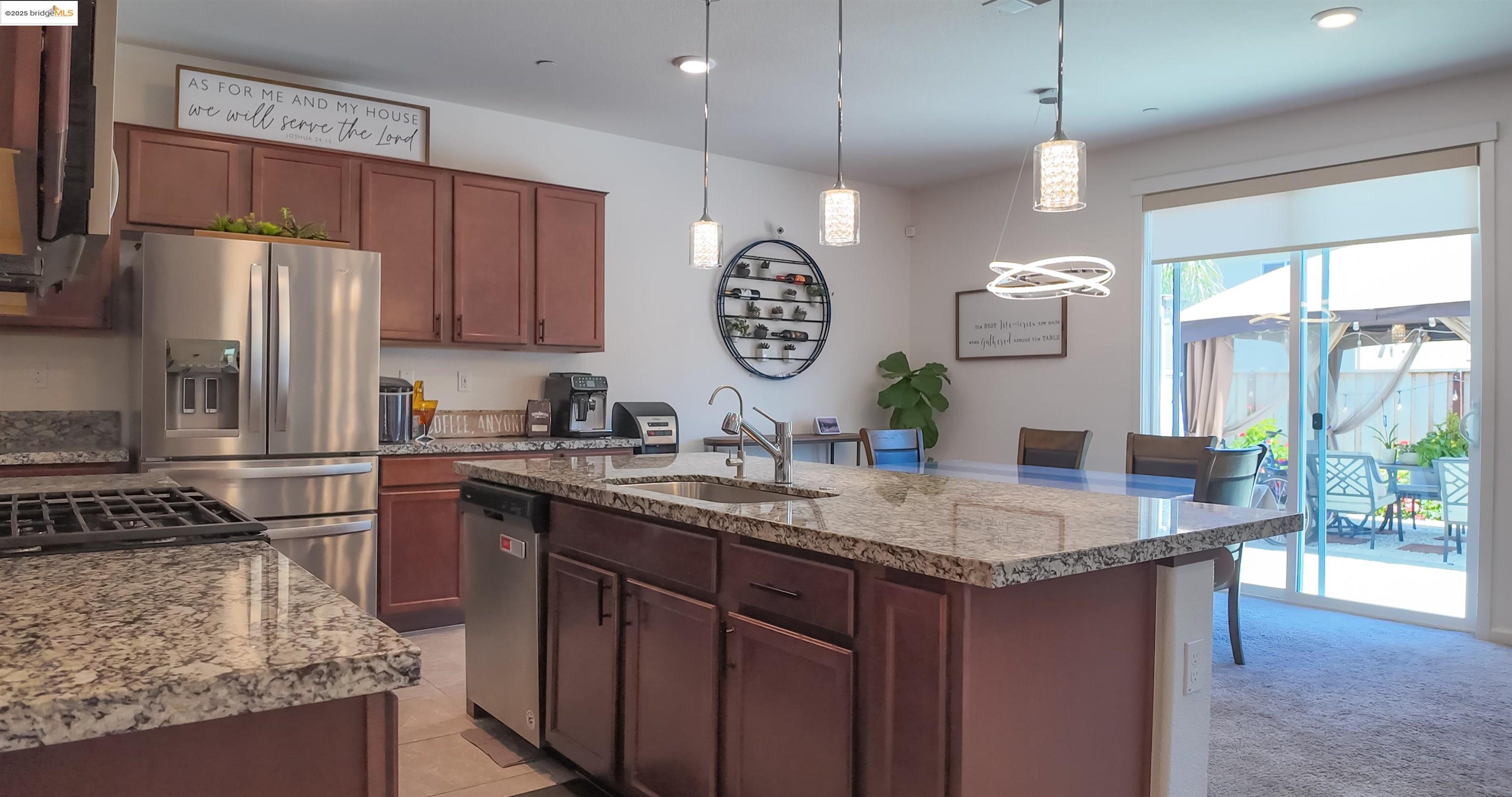 Detail Gallery Image 6 of 50 For 5305 Mcdowell Valley Ln, Antioch,  CA 94531 - 5 Beds | 3 Baths
