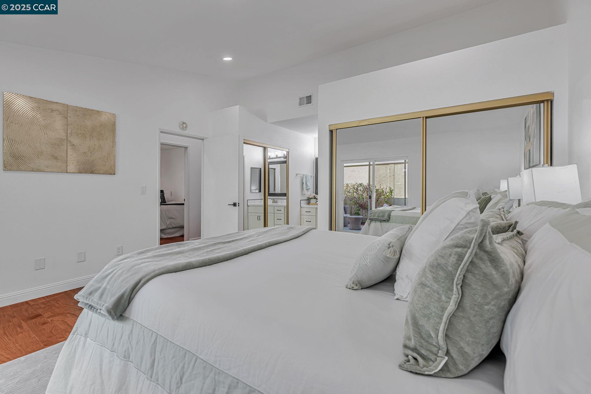 Detail Gallery Image 10 of 33 For 7684 Arbor Creek Cir, Dublin,  CA 94568 - 3 Beds | 2 Baths