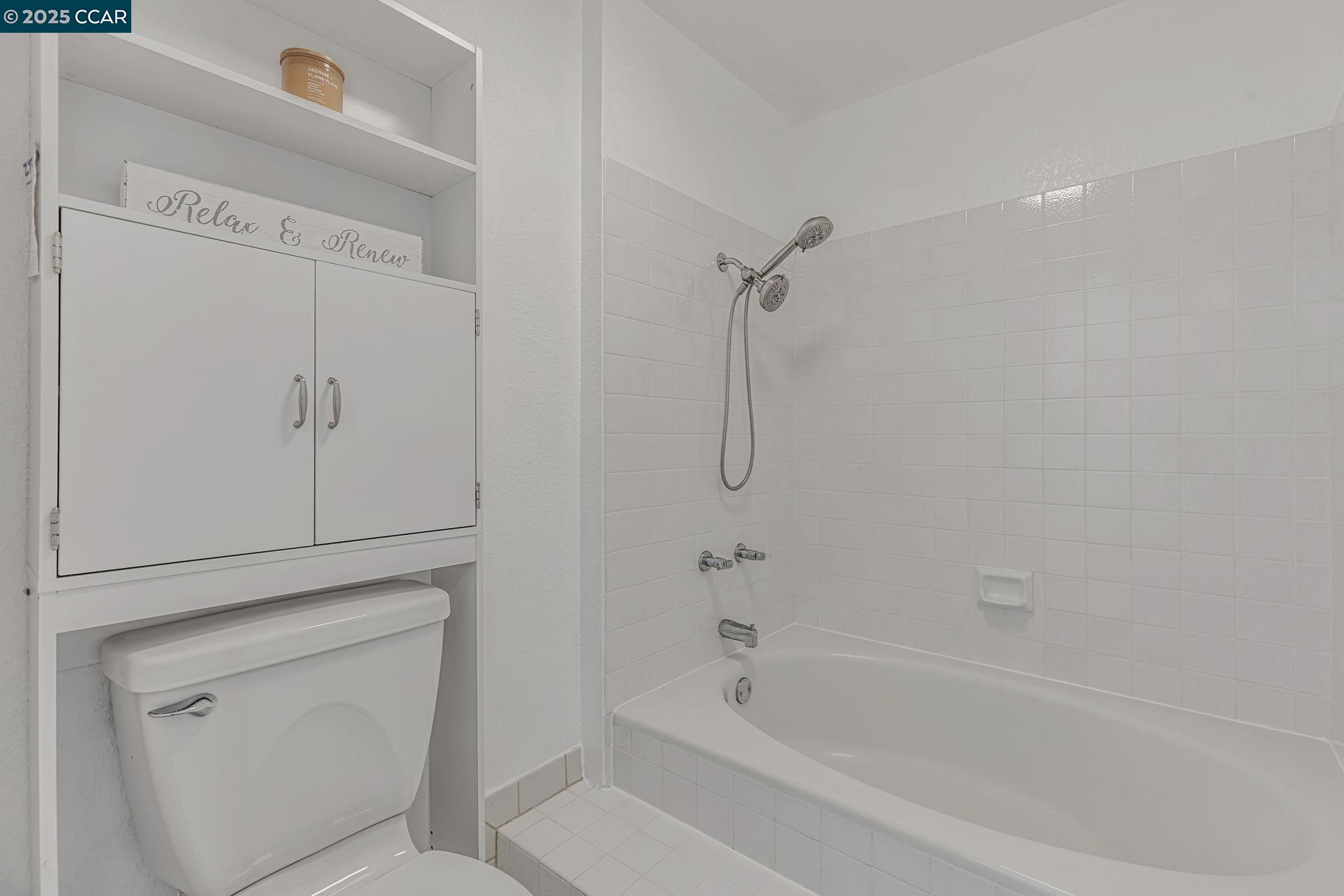 Detail Gallery Image 13 of 33 For 7684 Arbor Creek Cir, Dublin,  CA 94568 - 3 Beds | 2 Baths