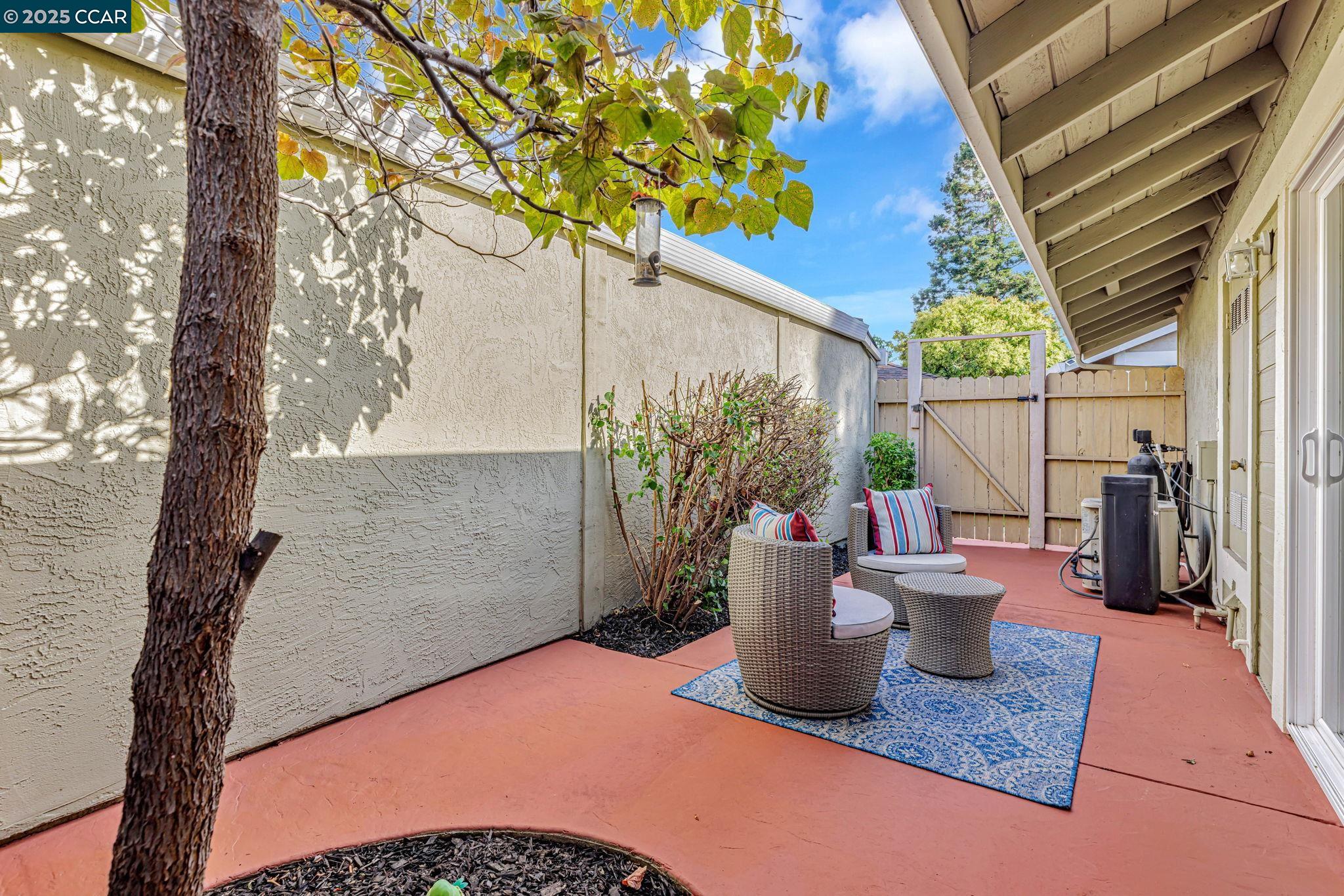 Detail Gallery Image 14 of 33 For 7684 Arbor Creek Cir, Dublin,  CA 94568 - 3 Beds | 2 Baths