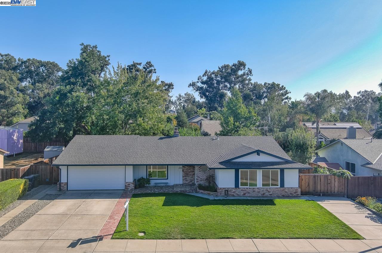 Detail Gallery Image 15 of 42 For 173 Rainier Ave, Livermore,  CA 94551 - 4 Beds | 2 Baths