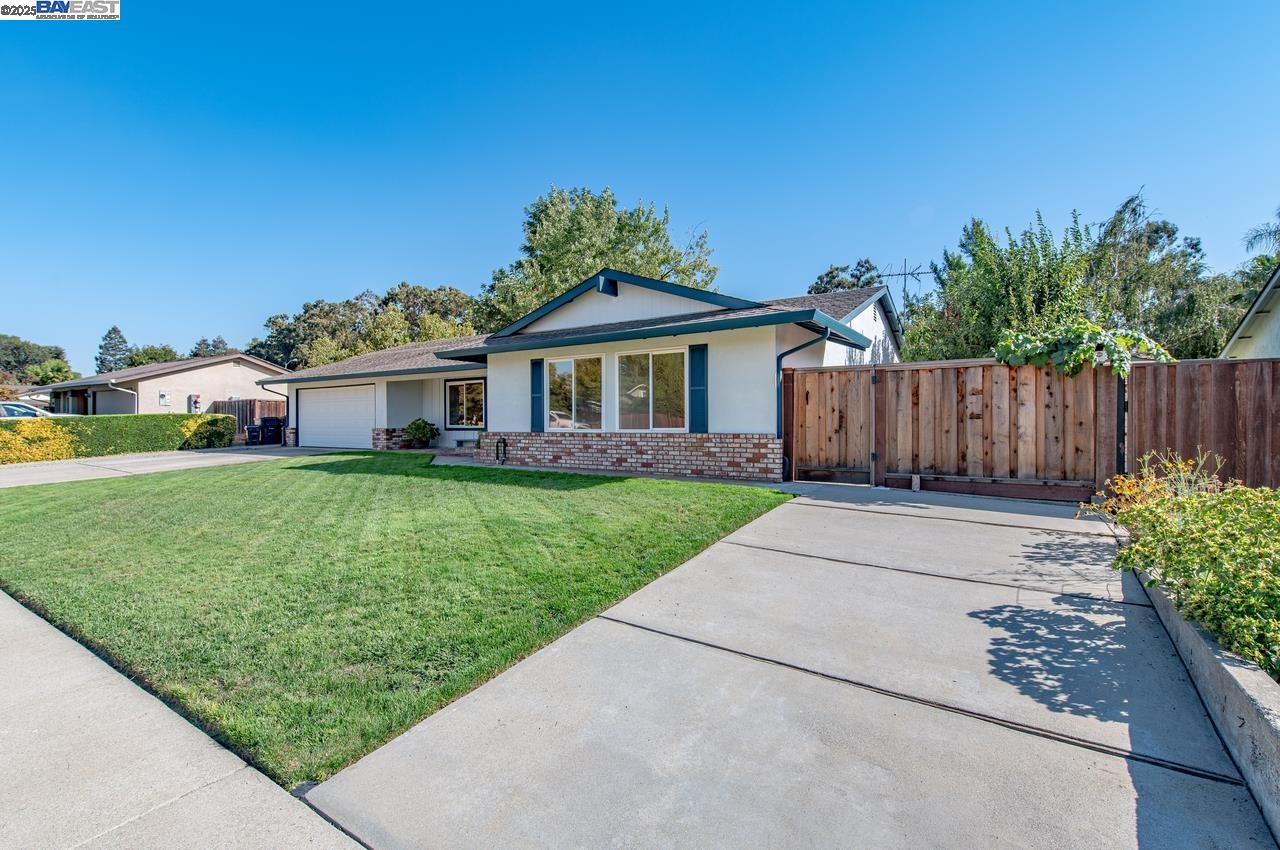 Detail Gallery Image 16 of 42 For 173 Rainier Ave, Livermore,  CA 94551 - 4 Beds | 2 Baths