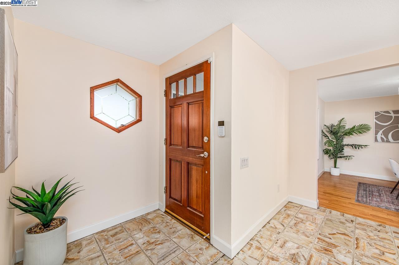 Detail Gallery Image 19 of 42 For 173 Rainier Ave, Livermore,  CA 94551 - 4 Beds | 2 Baths