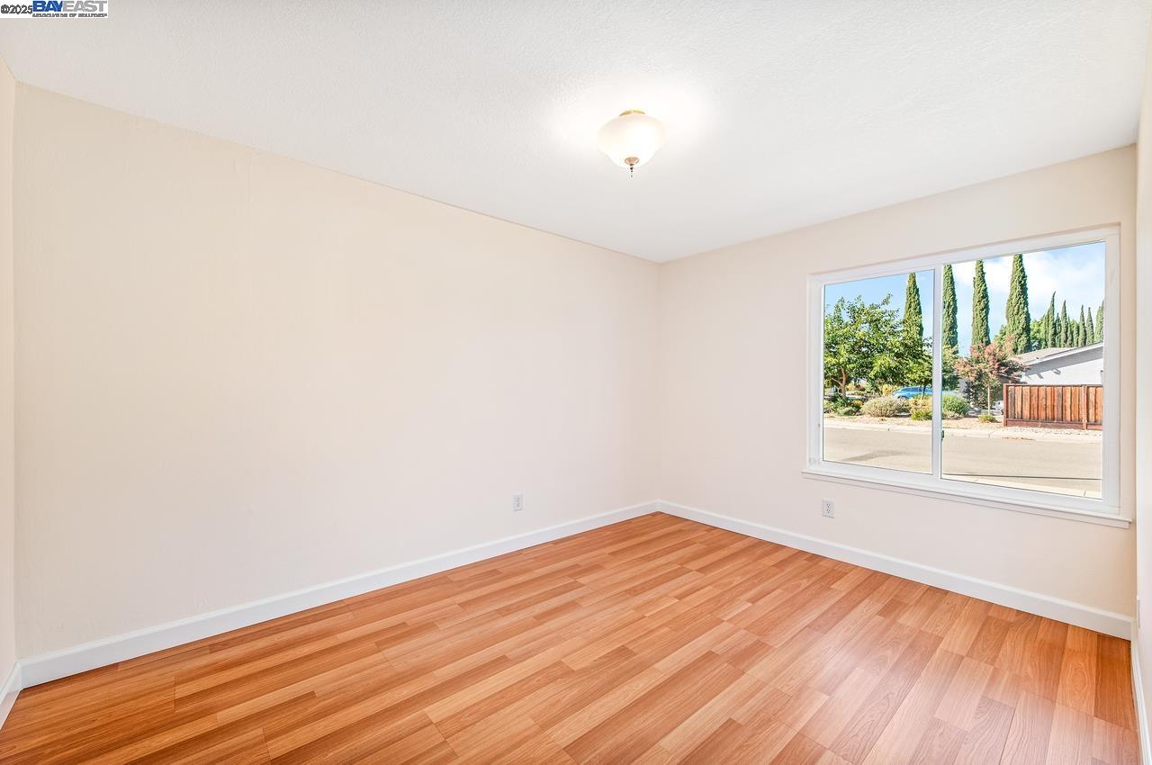 Detail Gallery Image 27 of 42 For 173 Rainier Ave, Livermore,  CA 94551 - 4 Beds | 2 Baths