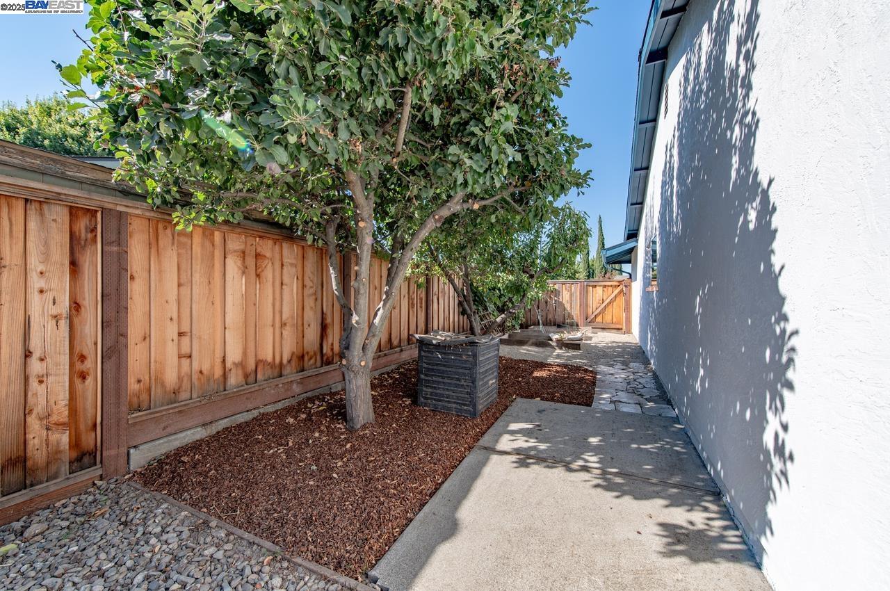 Detail Gallery Image 30 of 42 For 173 Rainier Ave, Livermore,  CA 94551 - 4 Beds | 2 Baths