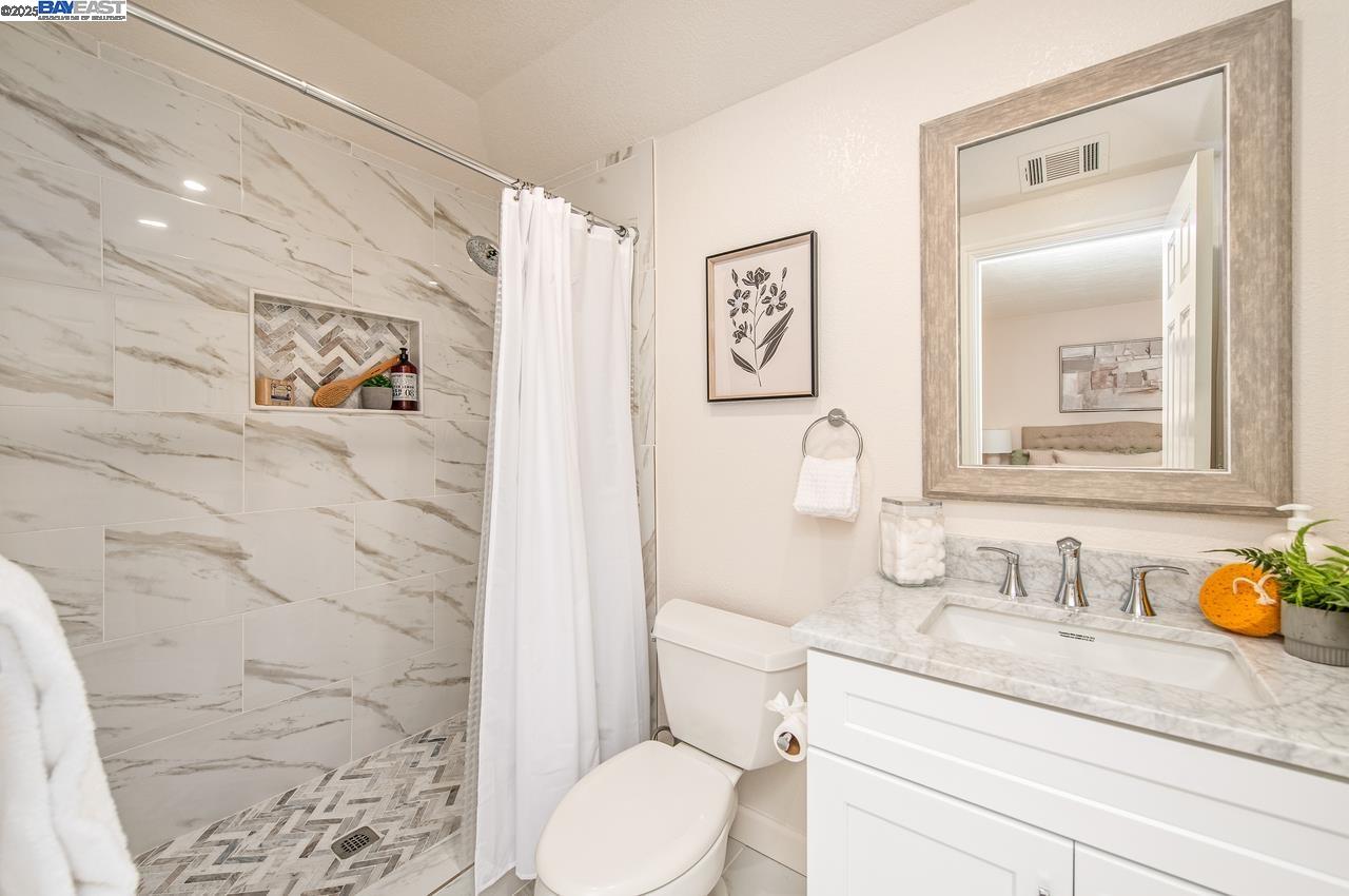Detail Gallery Image 10 of 42 For 173 Rainier Ave, Livermore,  CA 94551 - 4 Beds | 2 Baths