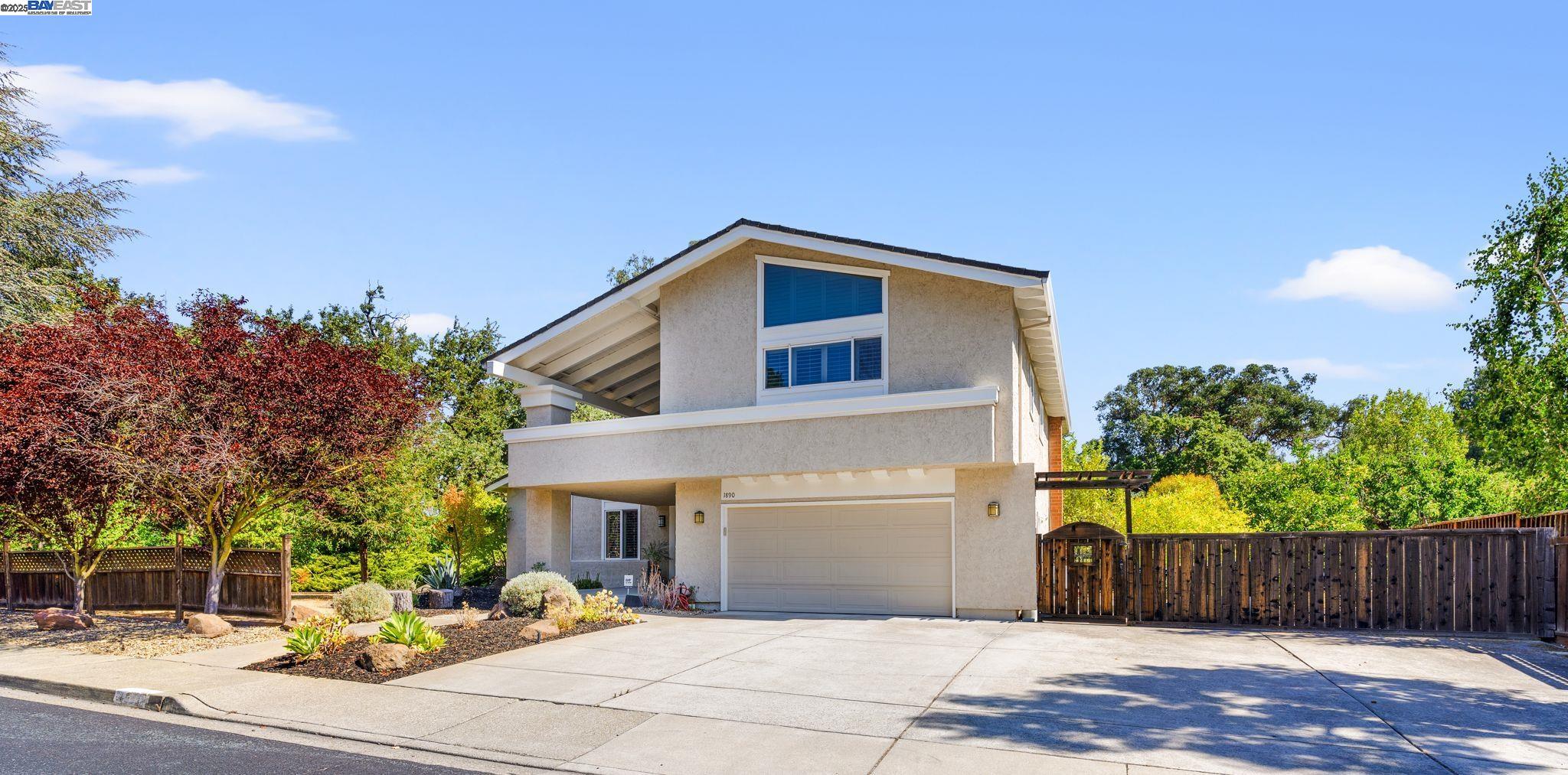 Detail Gallery Image 2 of 52 For 1890 Morello Ave, Pleasant Hill,  CA 94523 - 4 Beds | 2/1 Baths