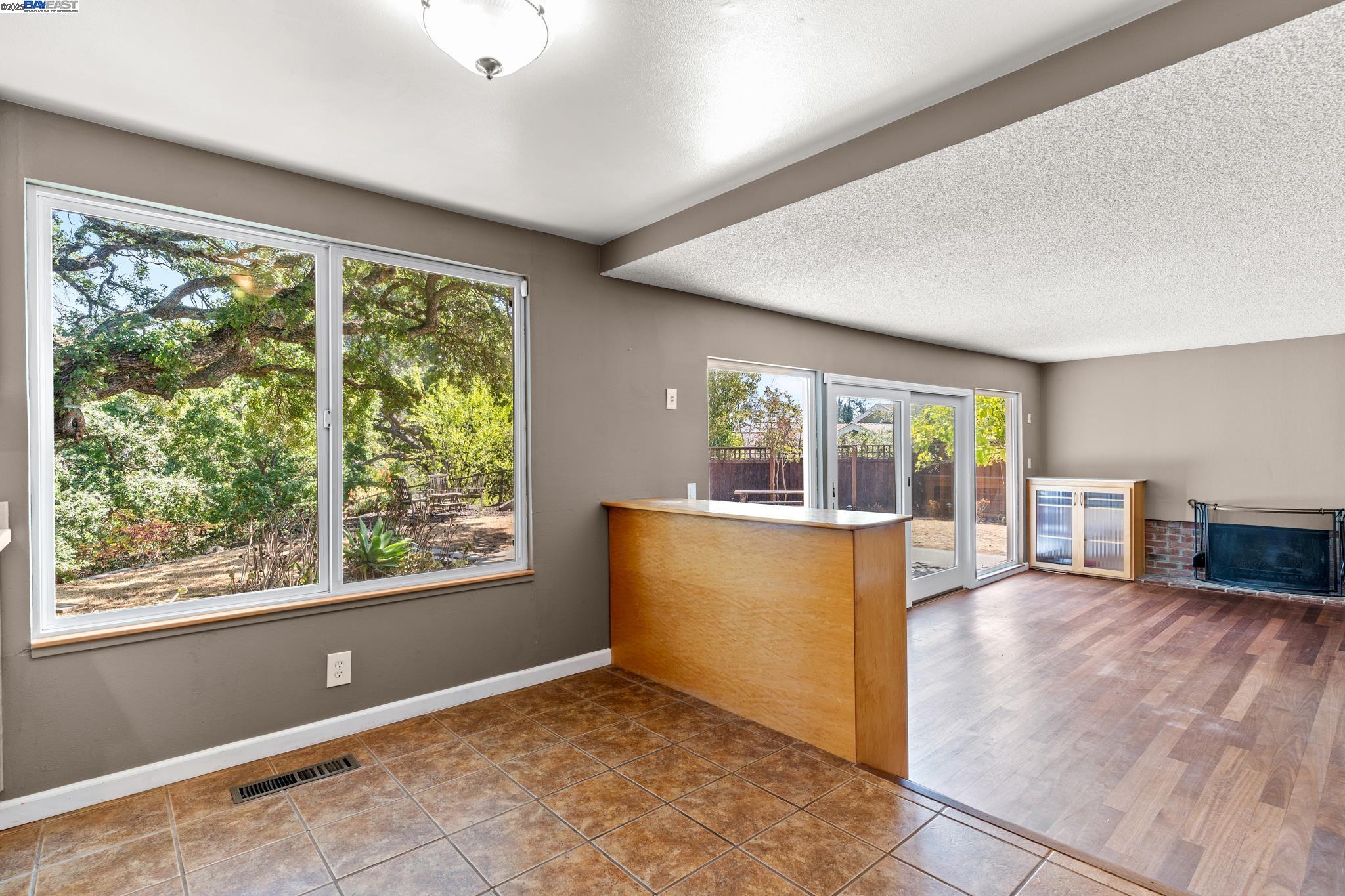 Detail Gallery Image 18 of 52 For 1890 Morello Ave, Pleasant Hill,  CA 94523 - 4 Beds | 2/1 Baths