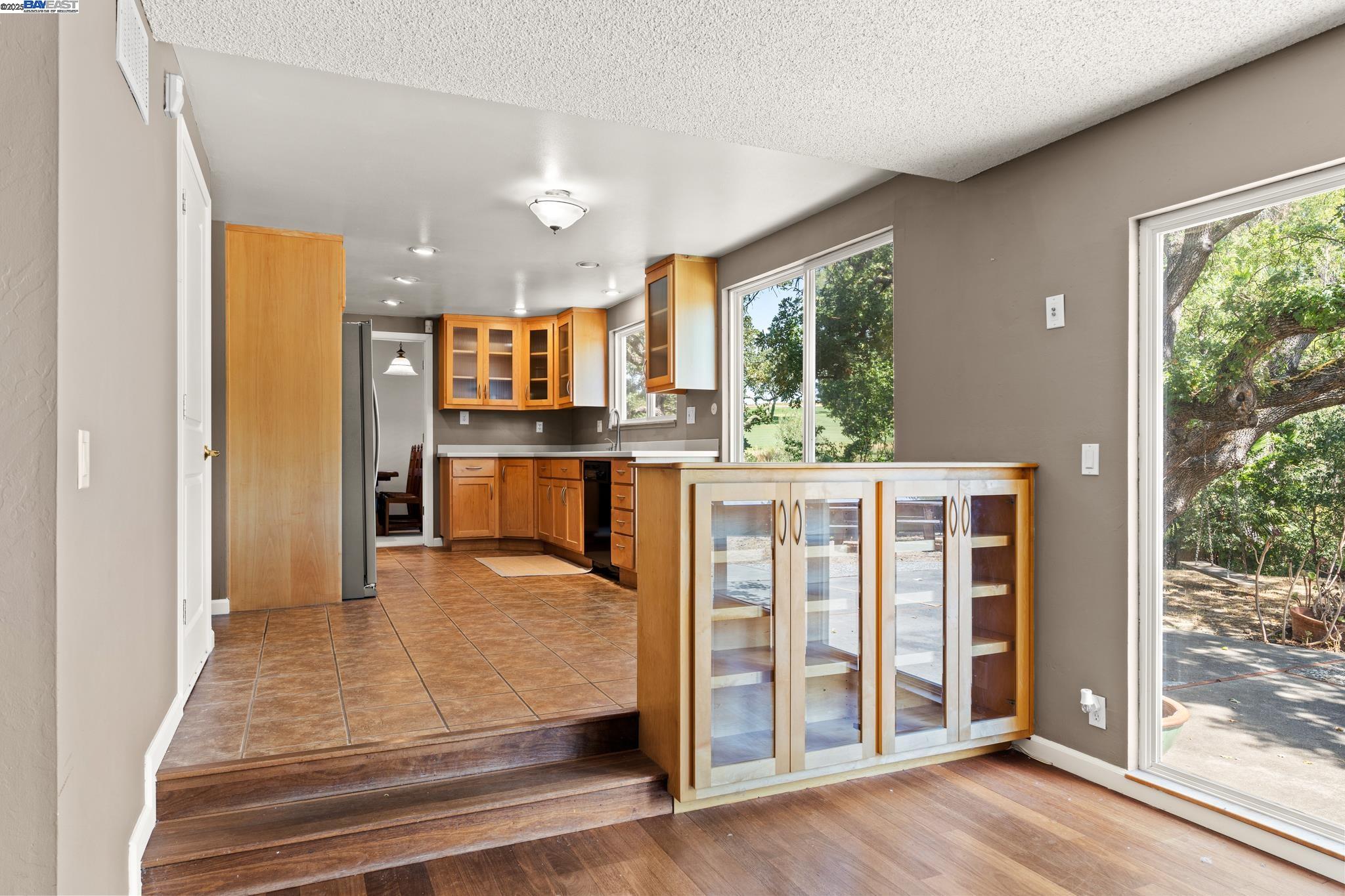 Detail Gallery Image 22 of 52 For 1890 Morello Ave, Pleasant Hill,  CA 94523 - 4 Beds | 2/1 Baths