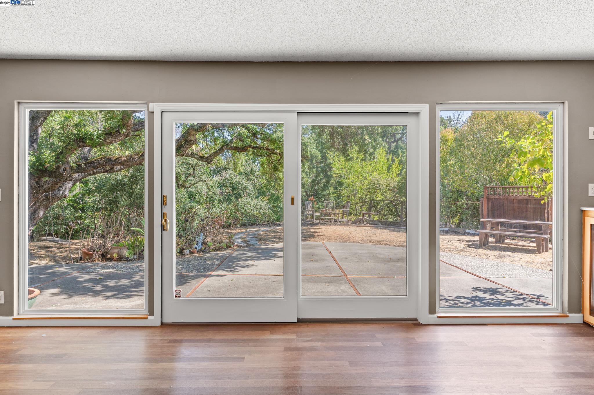 Detail Gallery Image 27 of 52 For 1890 Morello Ave, Pleasant Hill,  CA 94523 - 4 Beds | 2/1 Baths