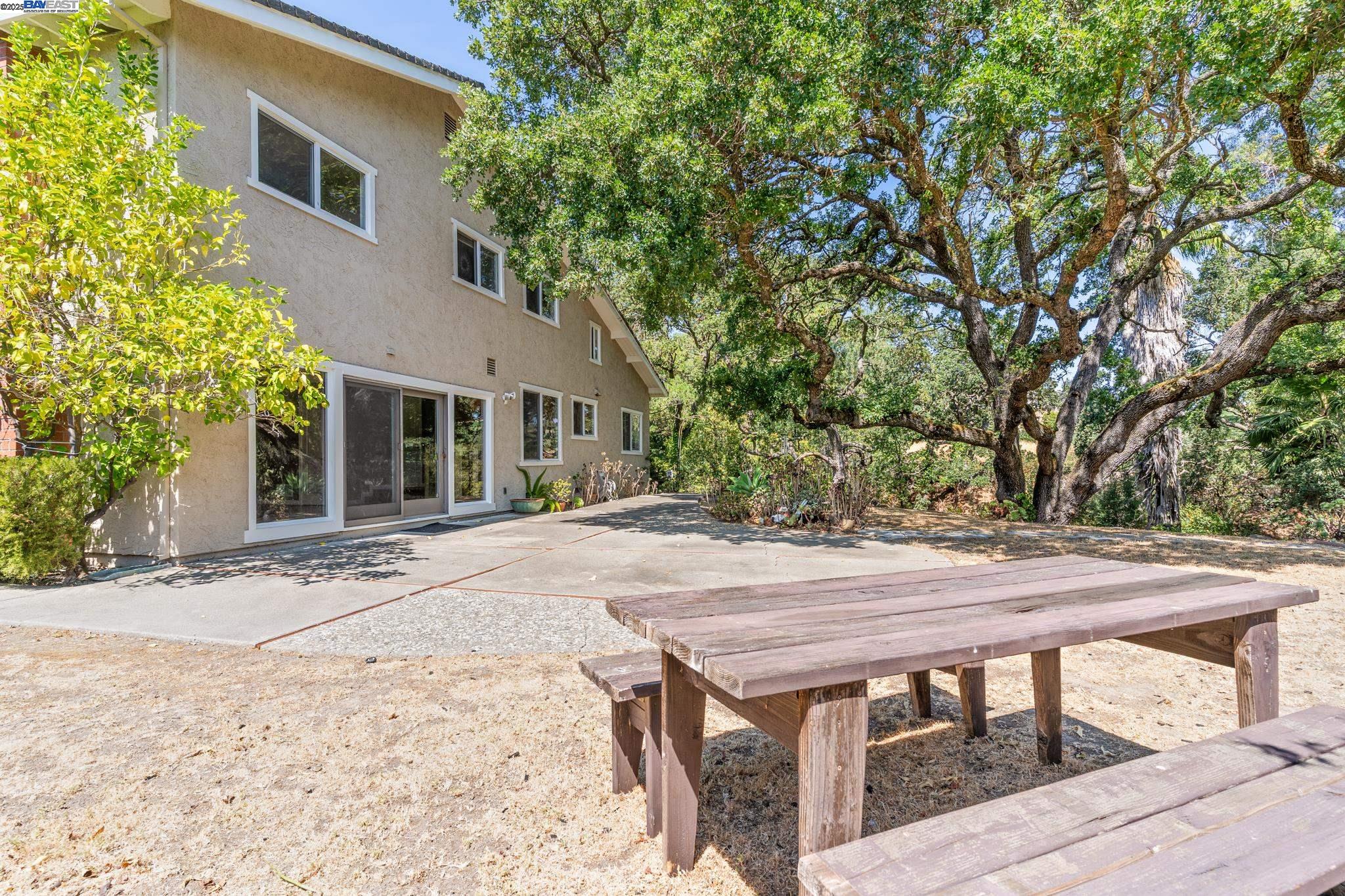 Detail Gallery Image 48 of 52 For 1890 Morello Ave, Pleasant Hill,  CA 94523 - 4 Beds | 2/1 Baths