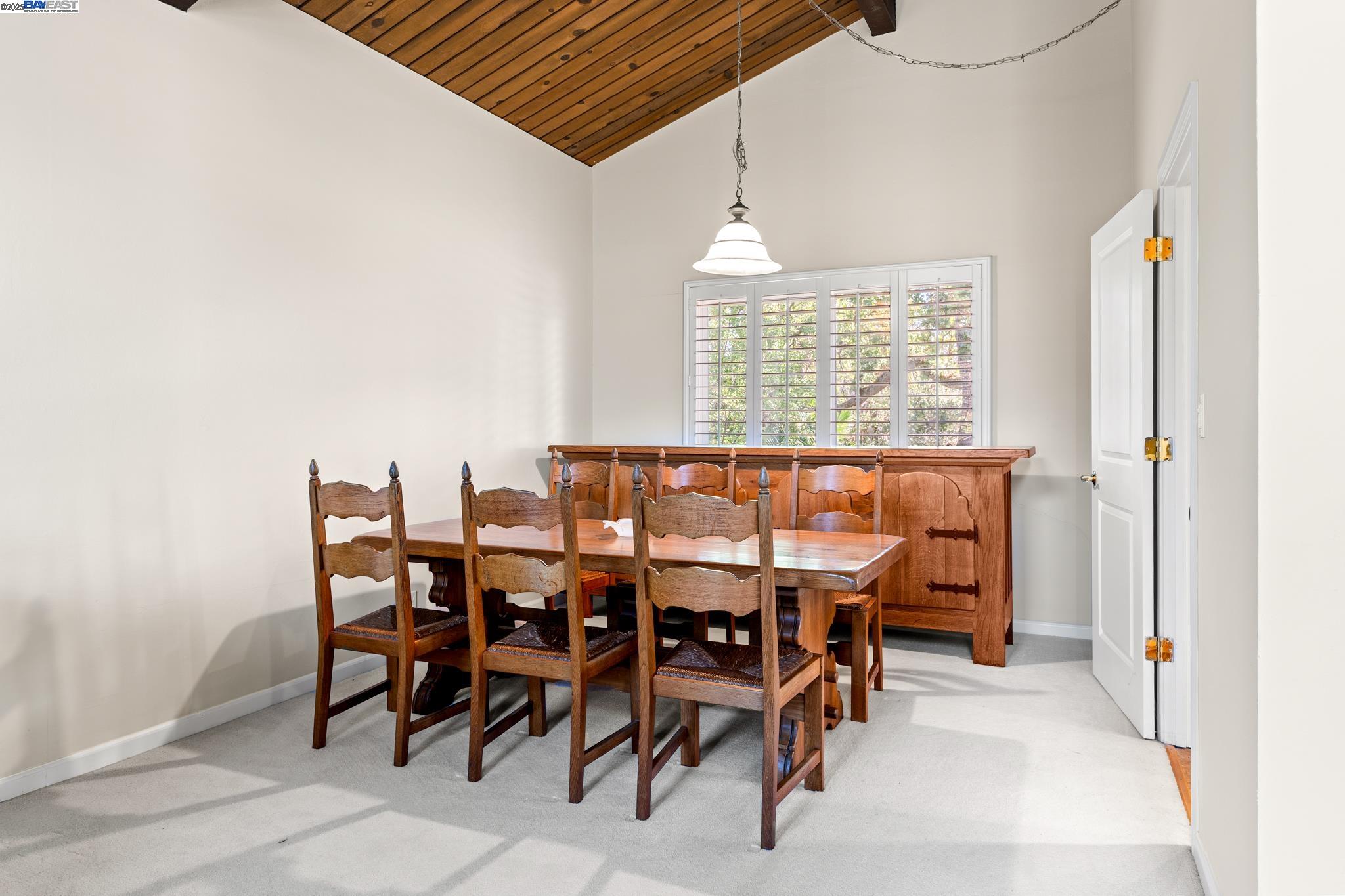 Detail Gallery Image 10 of 52 For 1890 Morello Ave, Pleasant Hill,  CA 94523 - 4 Beds | 2/1 Baths
