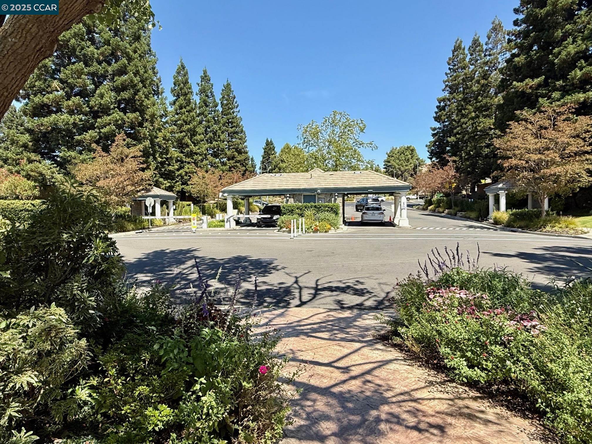Detail Gallery Image 2 of 25 For 3019 Tahoe Pl, San Ramon,  CA 94582 - 3 Beds | 2/1 Baths