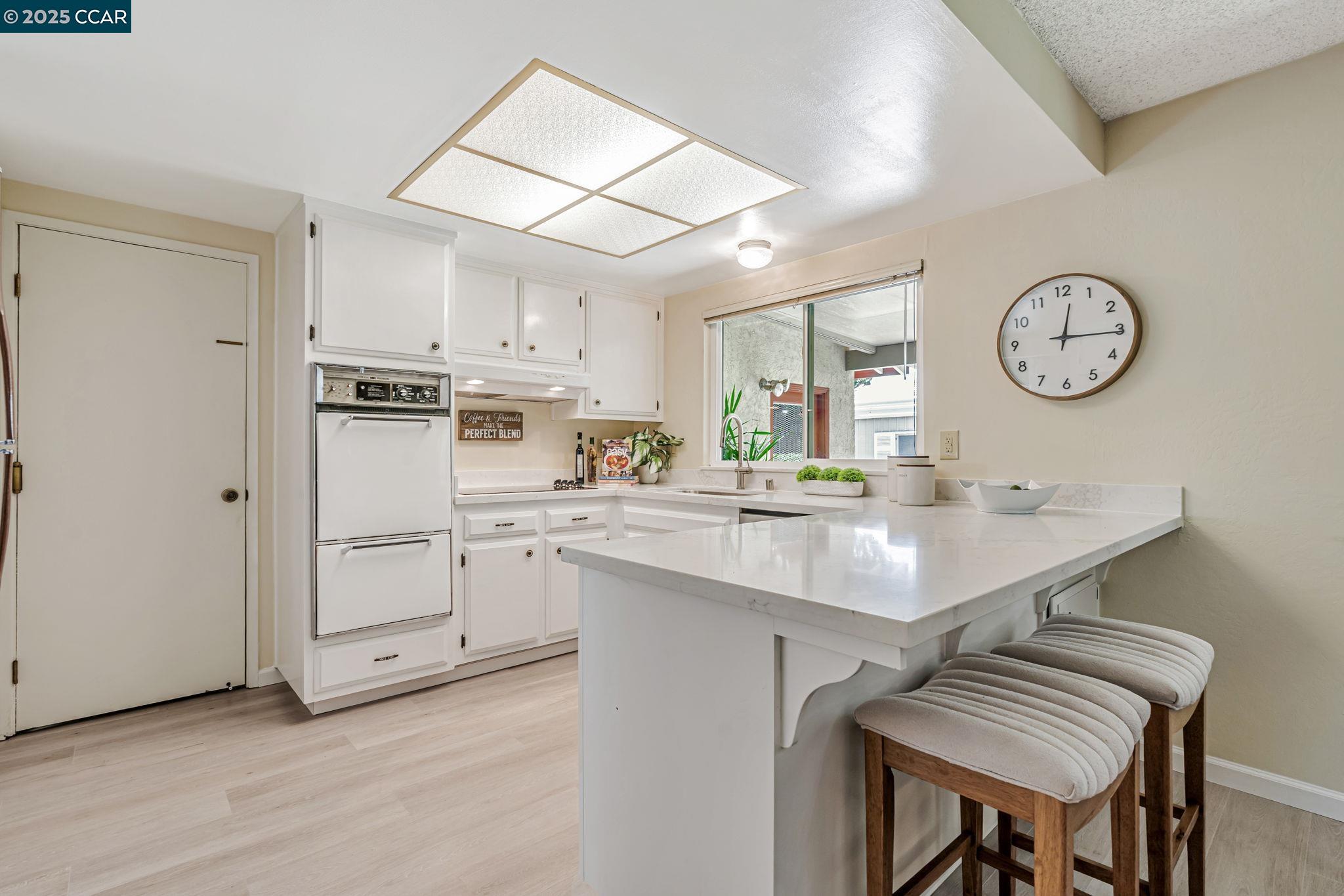 Detail Gallery Image 8 of 42 For 5189 Jomar Dr, Concord,  CA 94521 - 3 Beds | 2 Baths