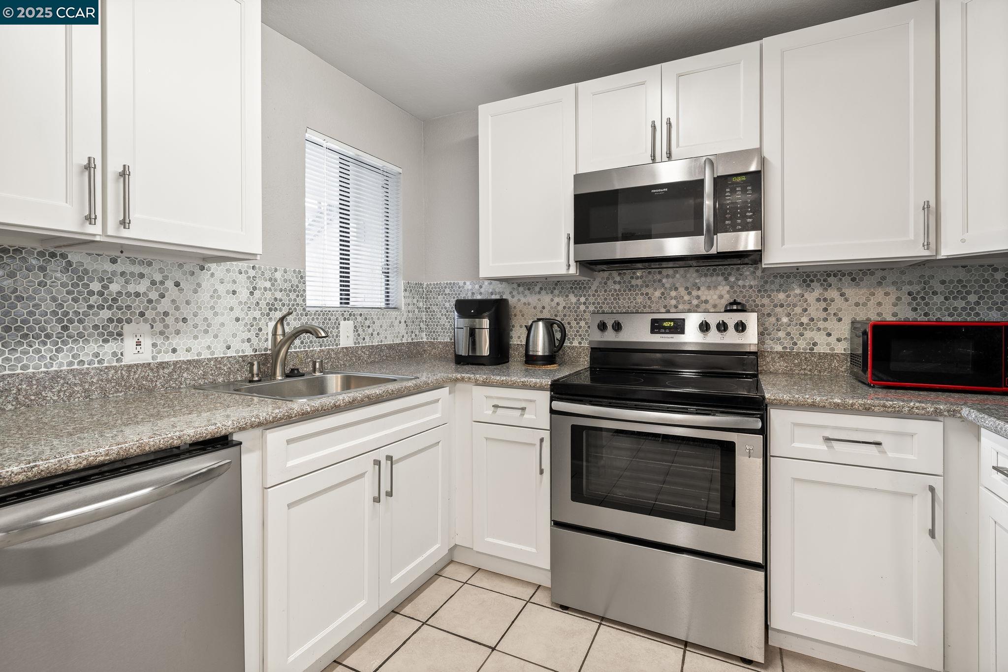 Detail Gallery Image 12 of 29 For 8 Lancaster Cir #118,  Bay Point,  CA 94565 - 2 Beds | 1 Baths