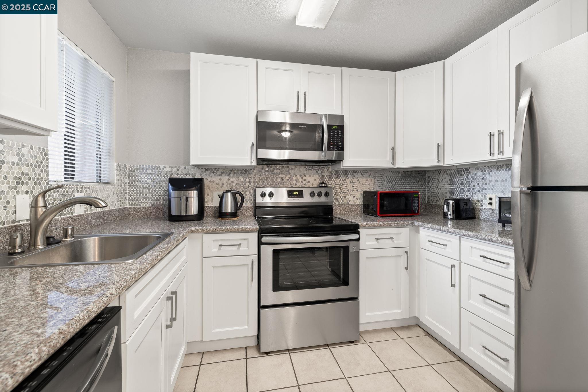 Detail Gallery Image 13 of 29 For 8 Lancaster Cir #118,  Bay Point,  CA 94565 - 2 Beds | 1 Baths