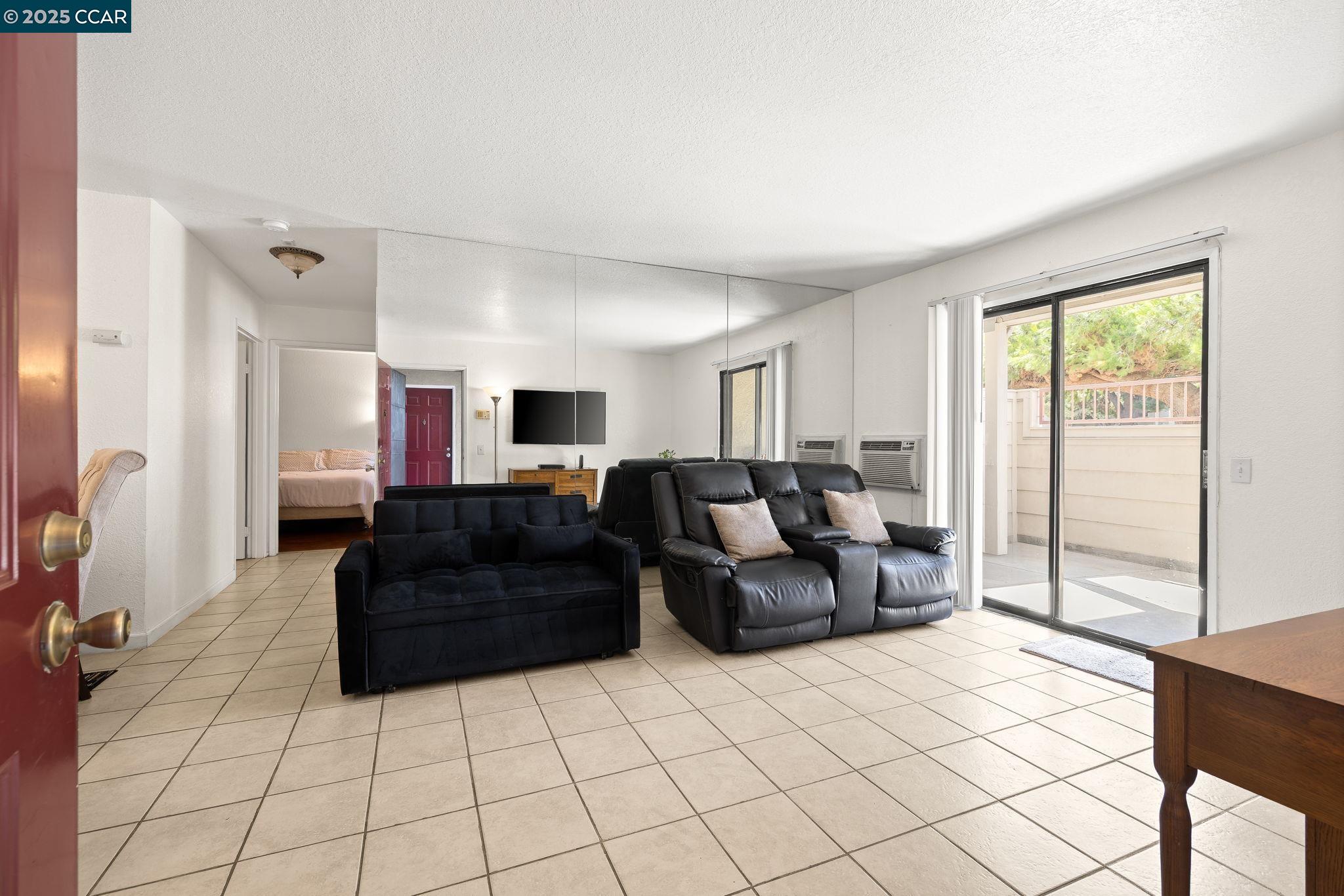 Detail Gallery Image 5 of 29 For 8 Lancaster Cir #118,  Bay Point,  CA 94565 - 2 Beds | 1 Baths