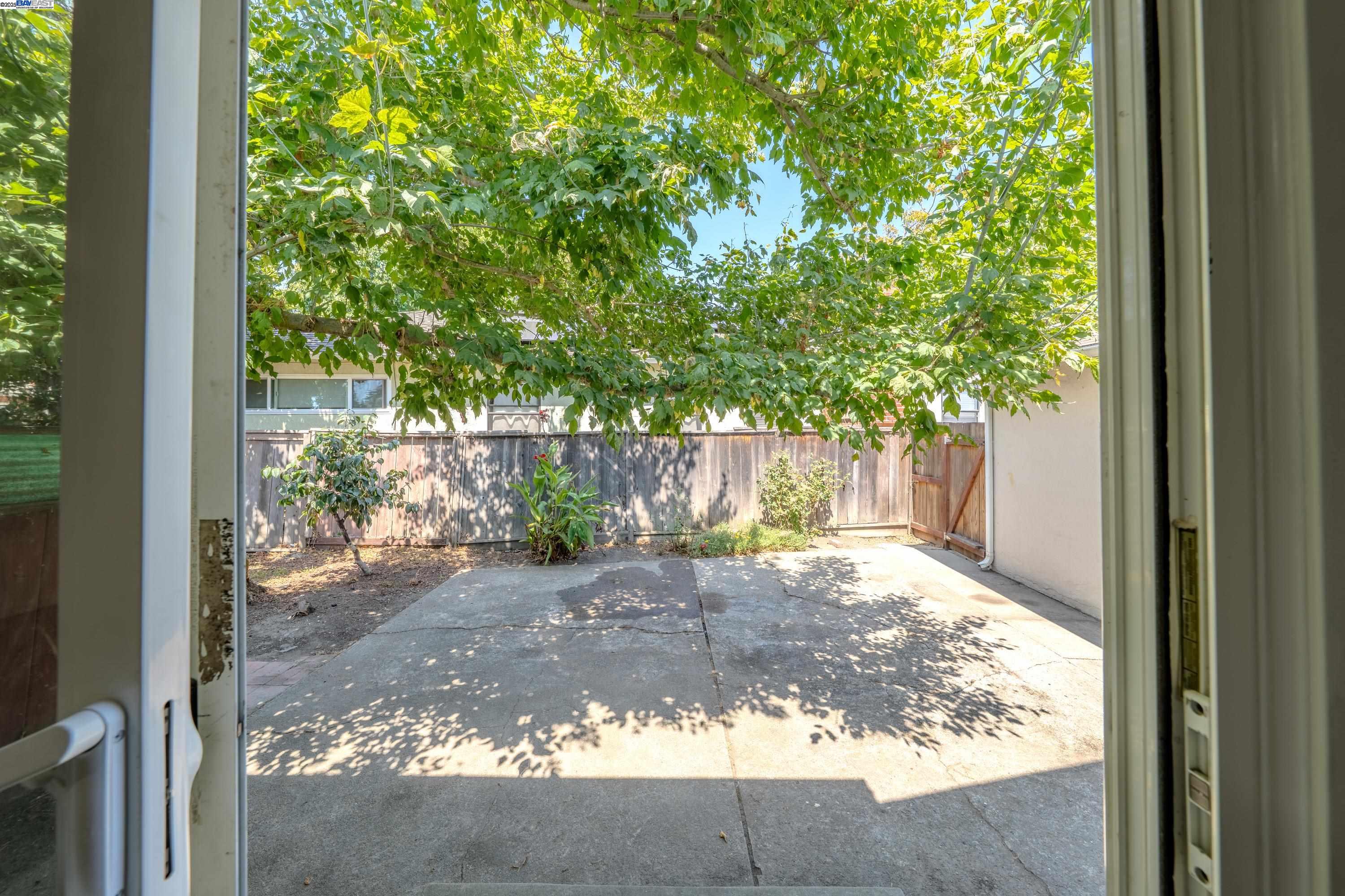Detail Gallery Image 17 of 21 For 15083 Alexandria St, San Leandro,  CA 94579 - 2 Beds | 1 Baths